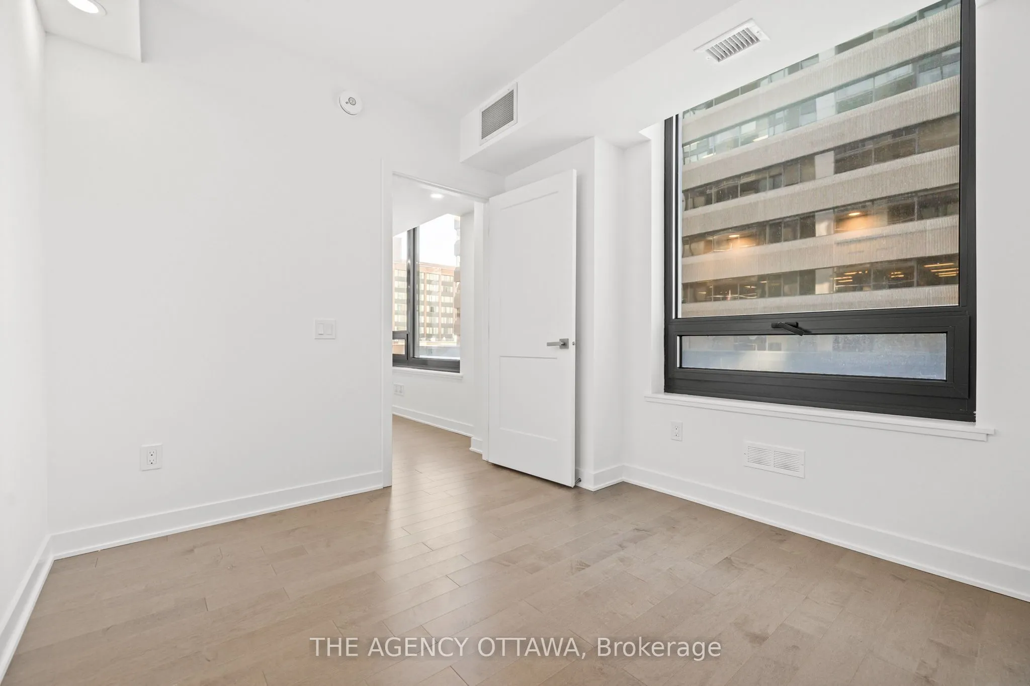 340 QUEEN Street, #305