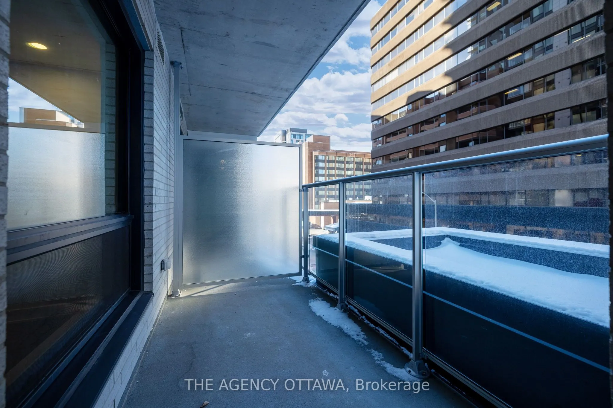 340 QUEEN Street, #305