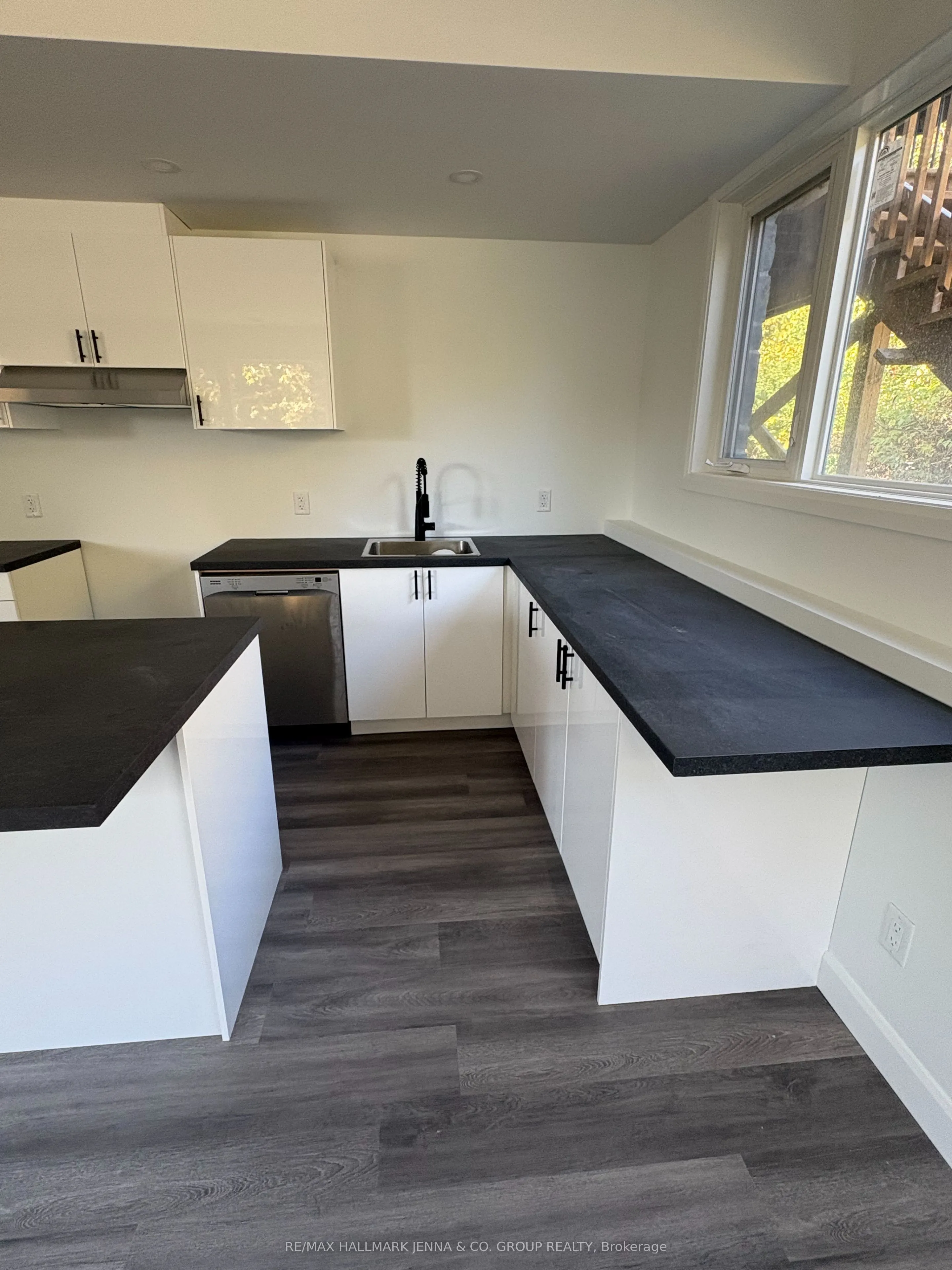 14 Belleview Drive, #B