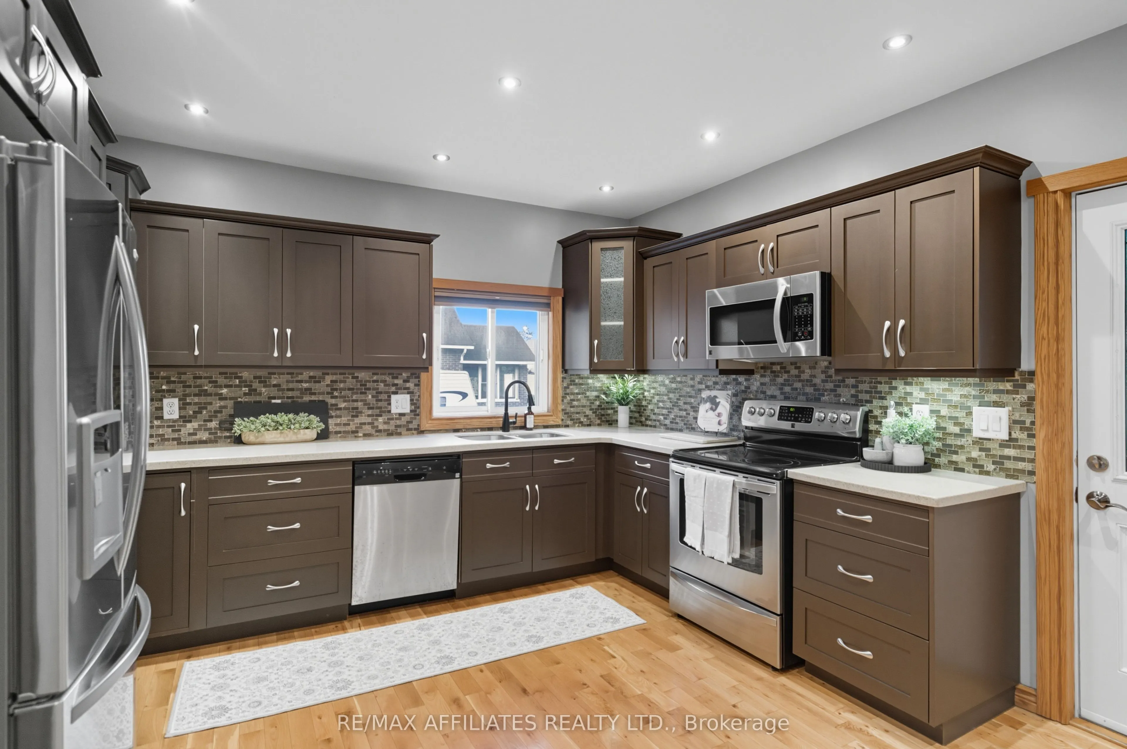 174 Park Street W