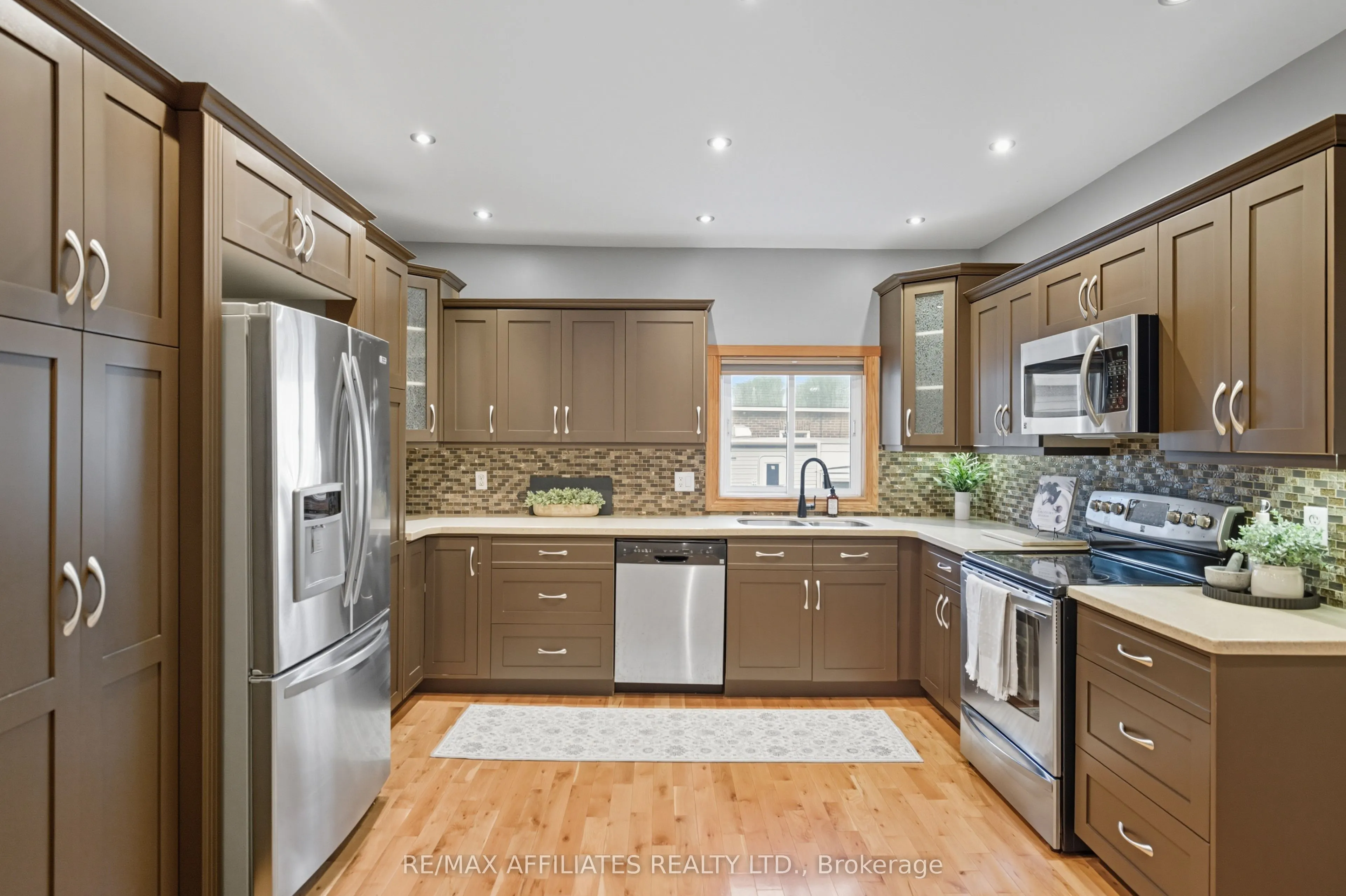 174 Park Street W