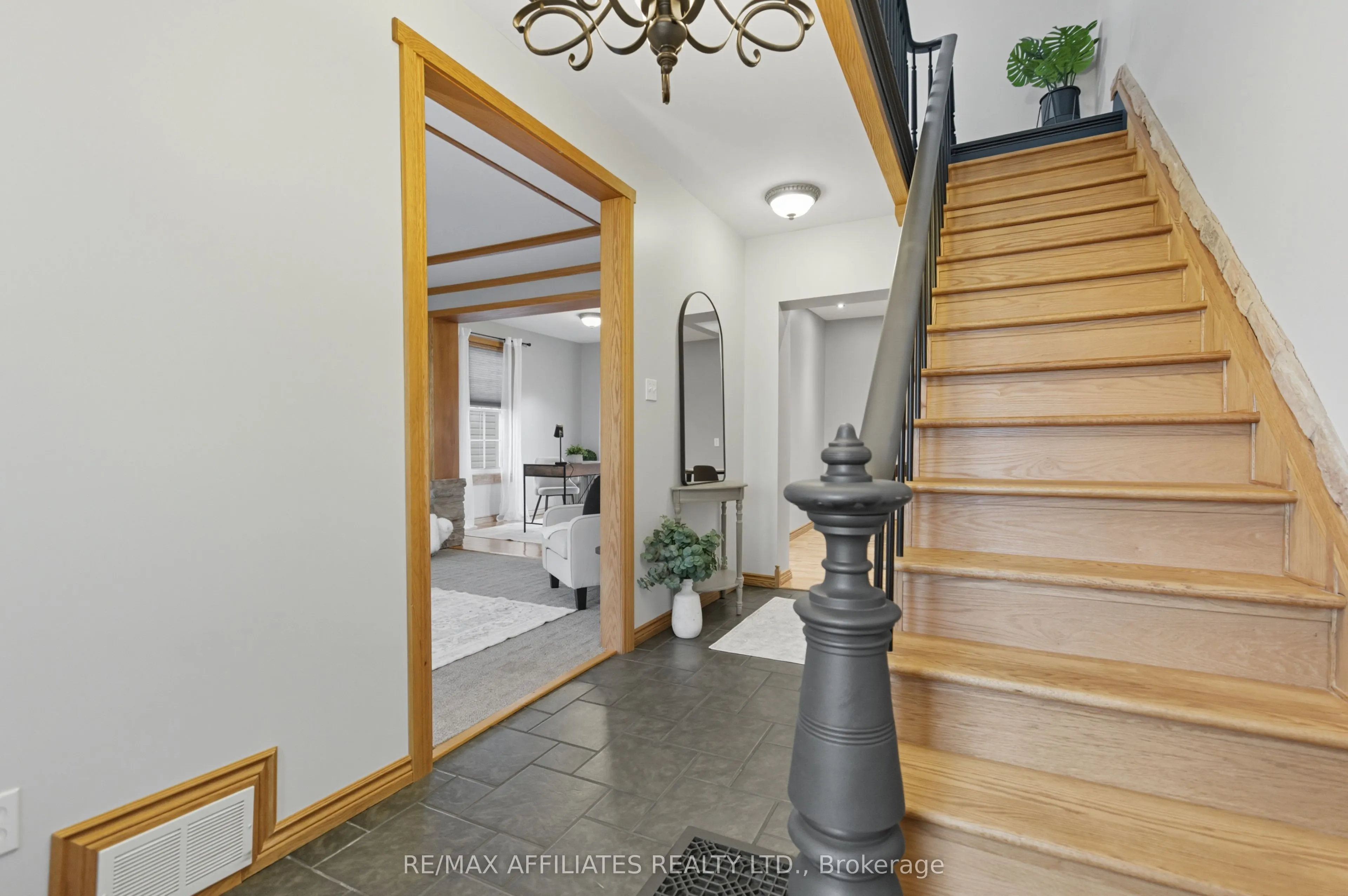 174 Park Street W