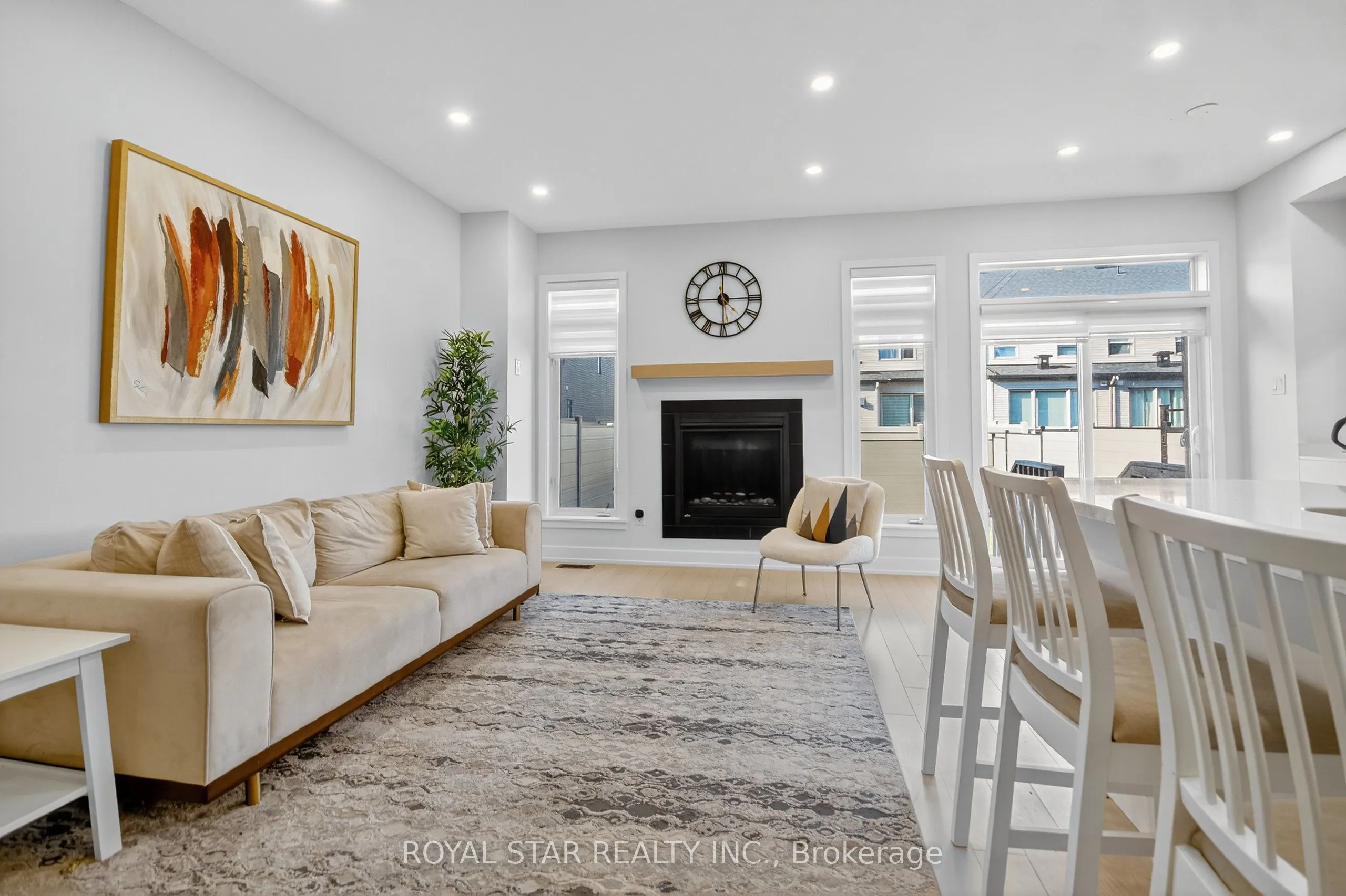 870 Solarium Avenue