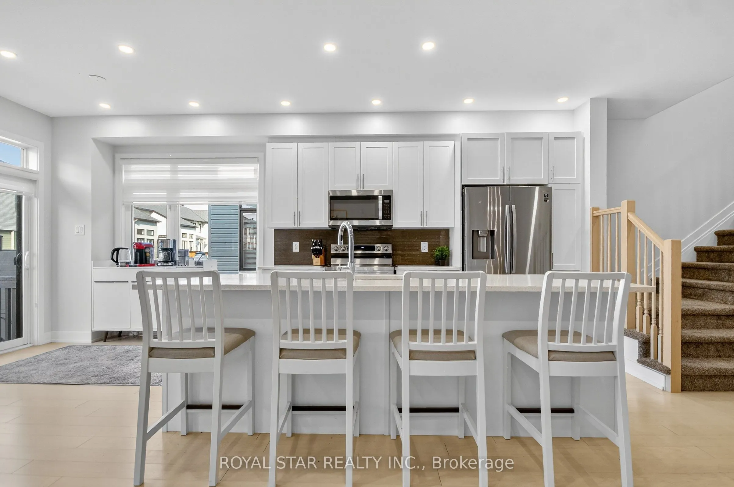 870 Solarium Avenue
