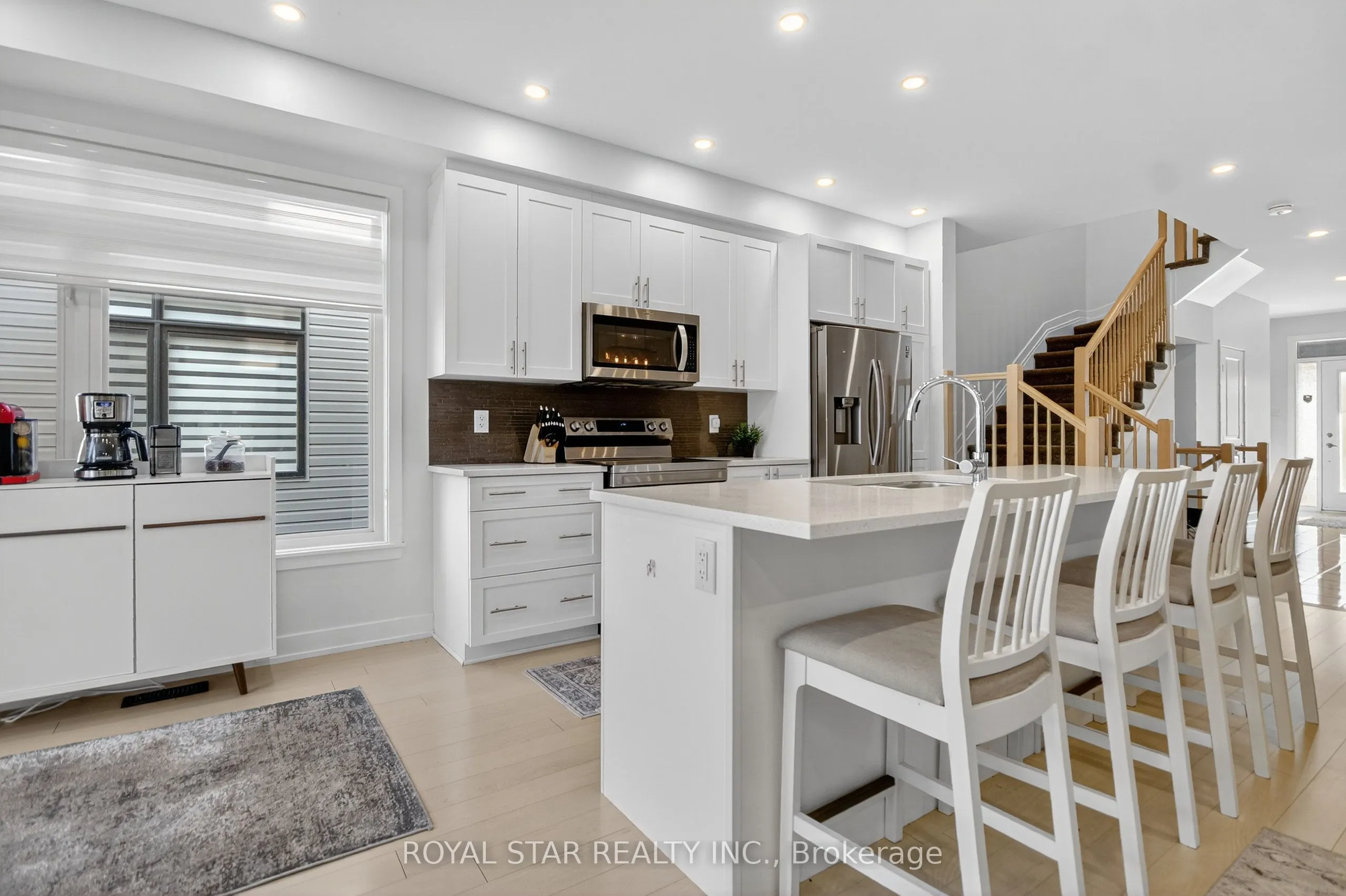 870 Solarium Avenue