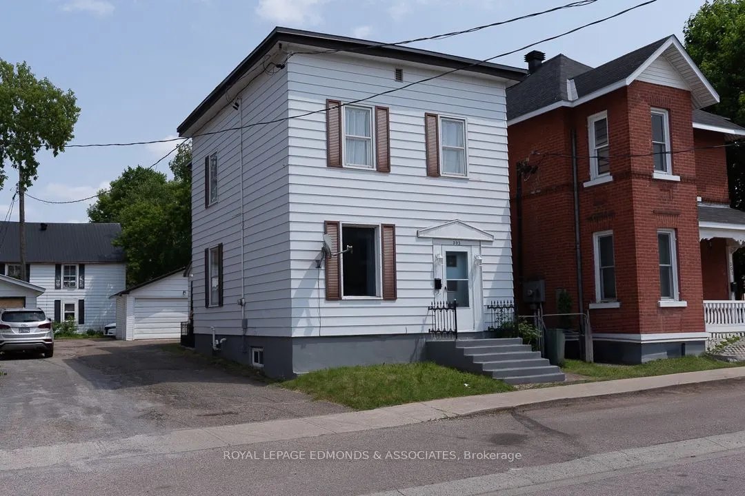 303 Murray Street W
