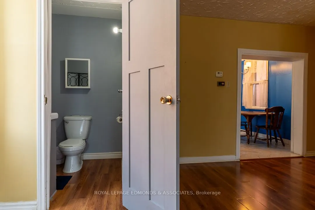 303 Murray Street W