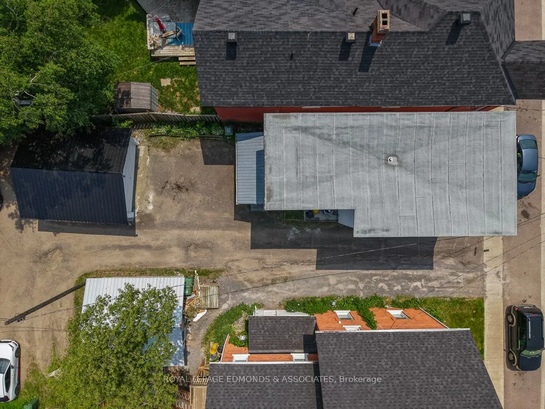 303 Murray Street W