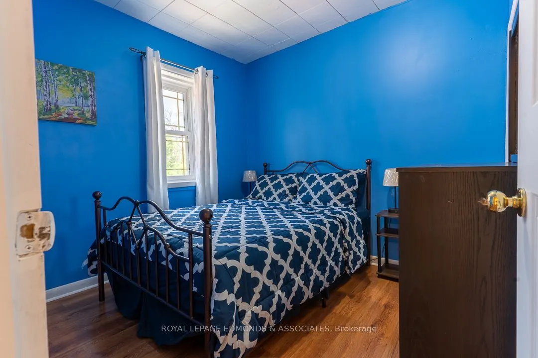 303 Murray Street W