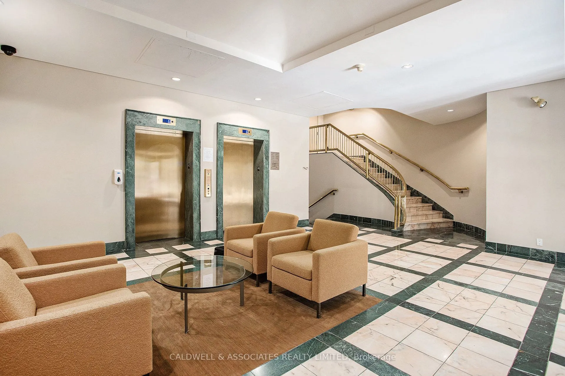 15 Murray Street, #104
