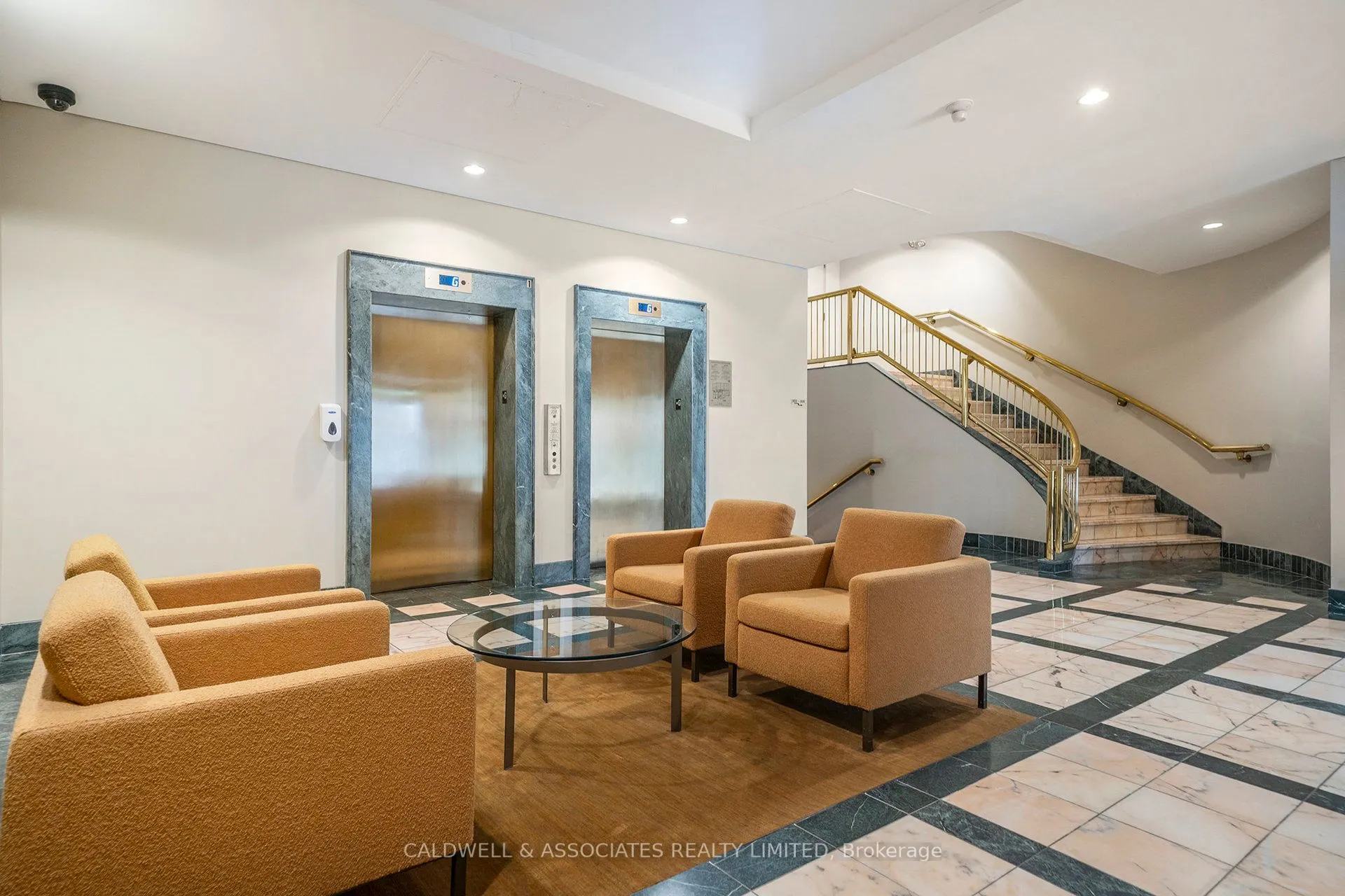 15 Murray Street, #104