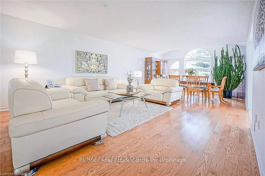 39 Mcarthur Drive