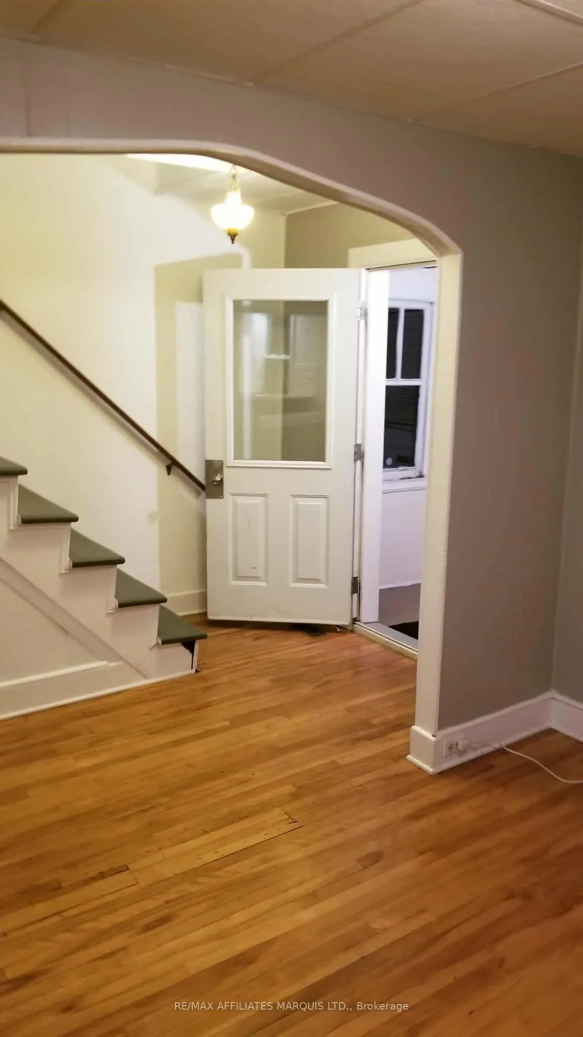343 Sixth Street E