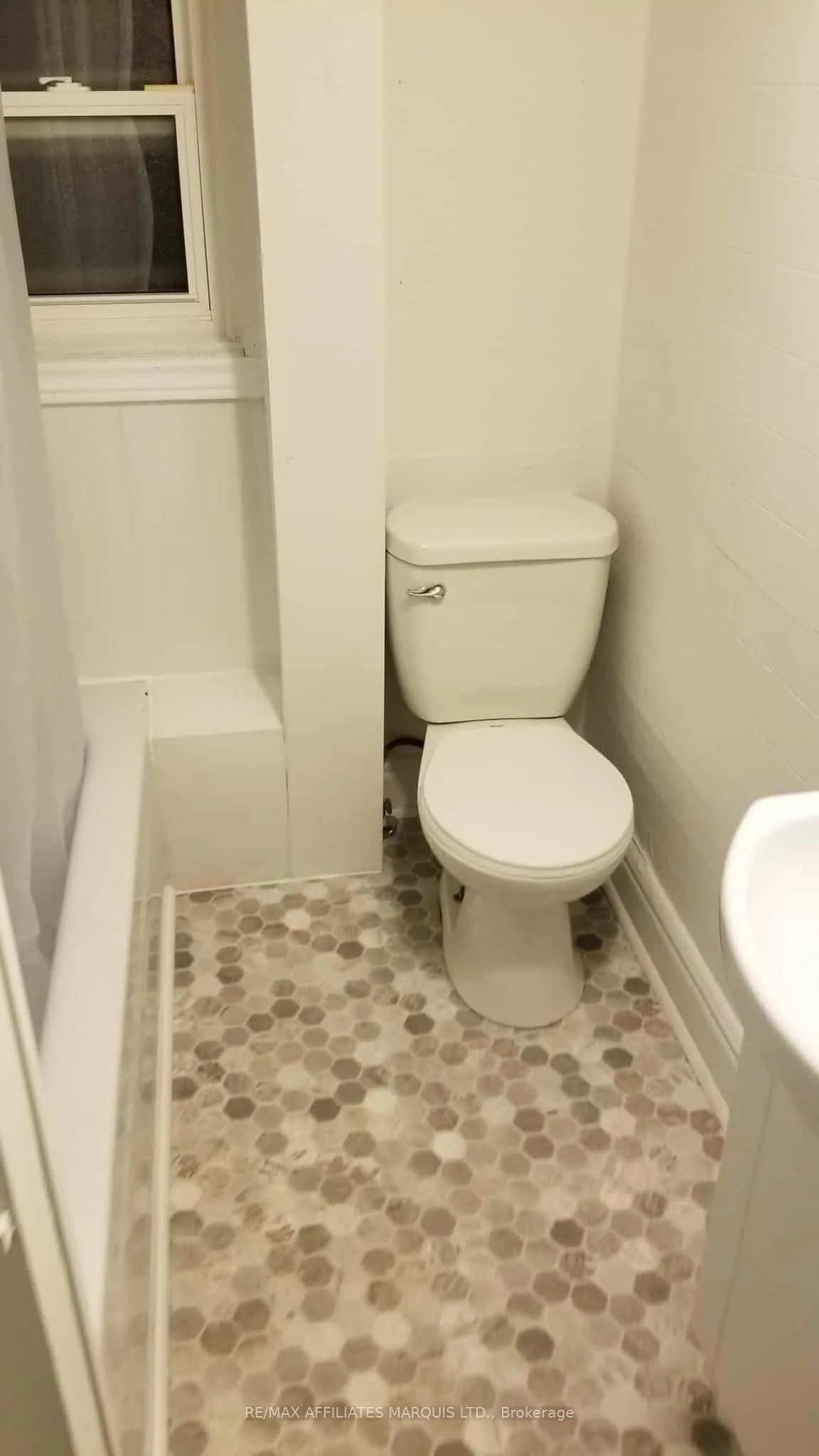 343 Sixth Street E