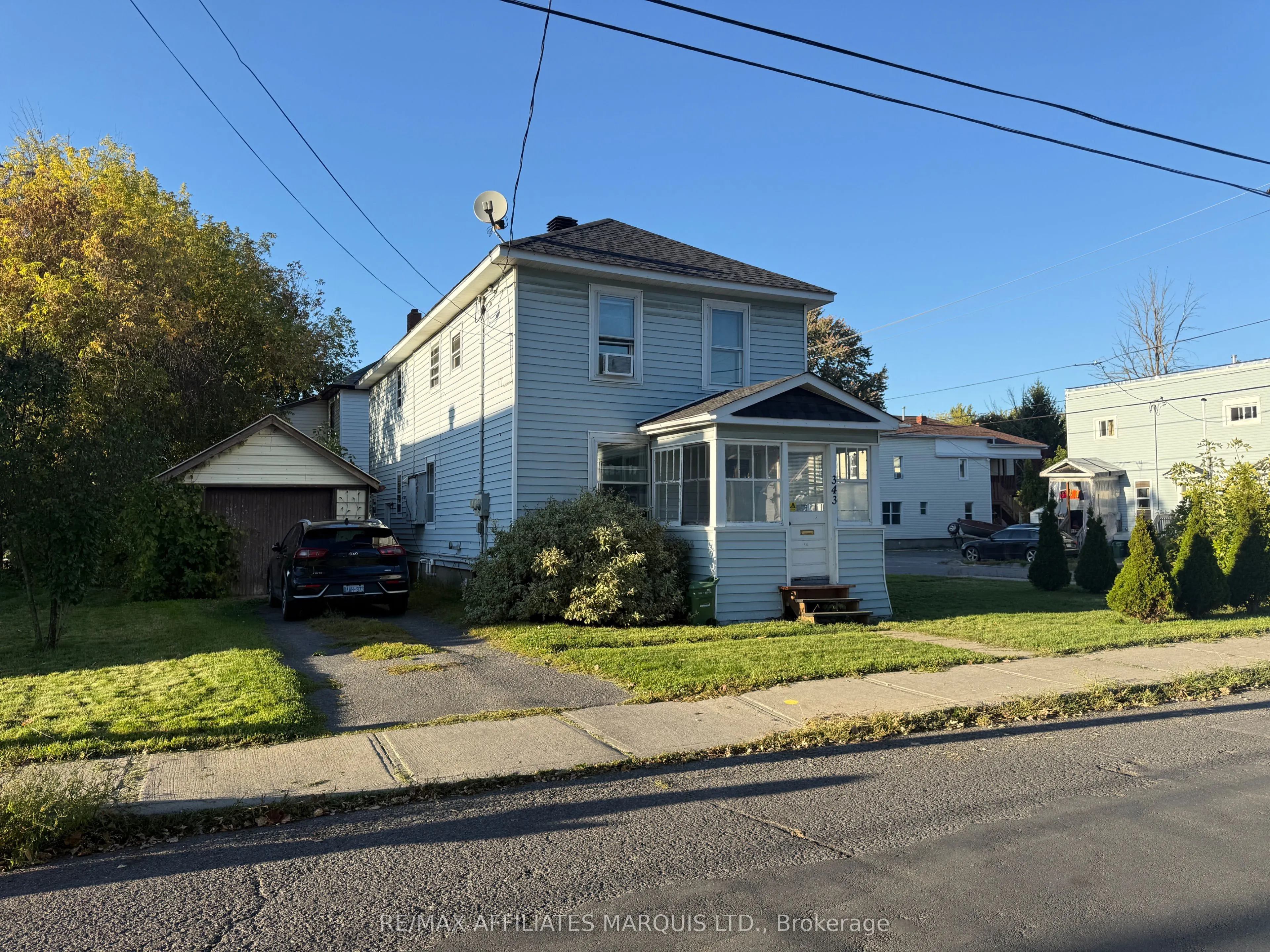 343 Sixth Street E