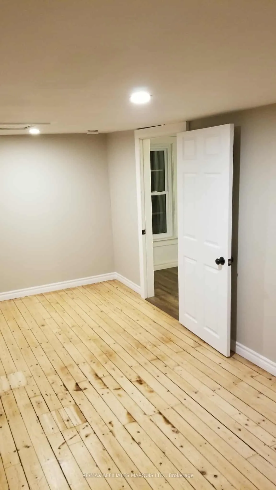 343 Sixth Street E