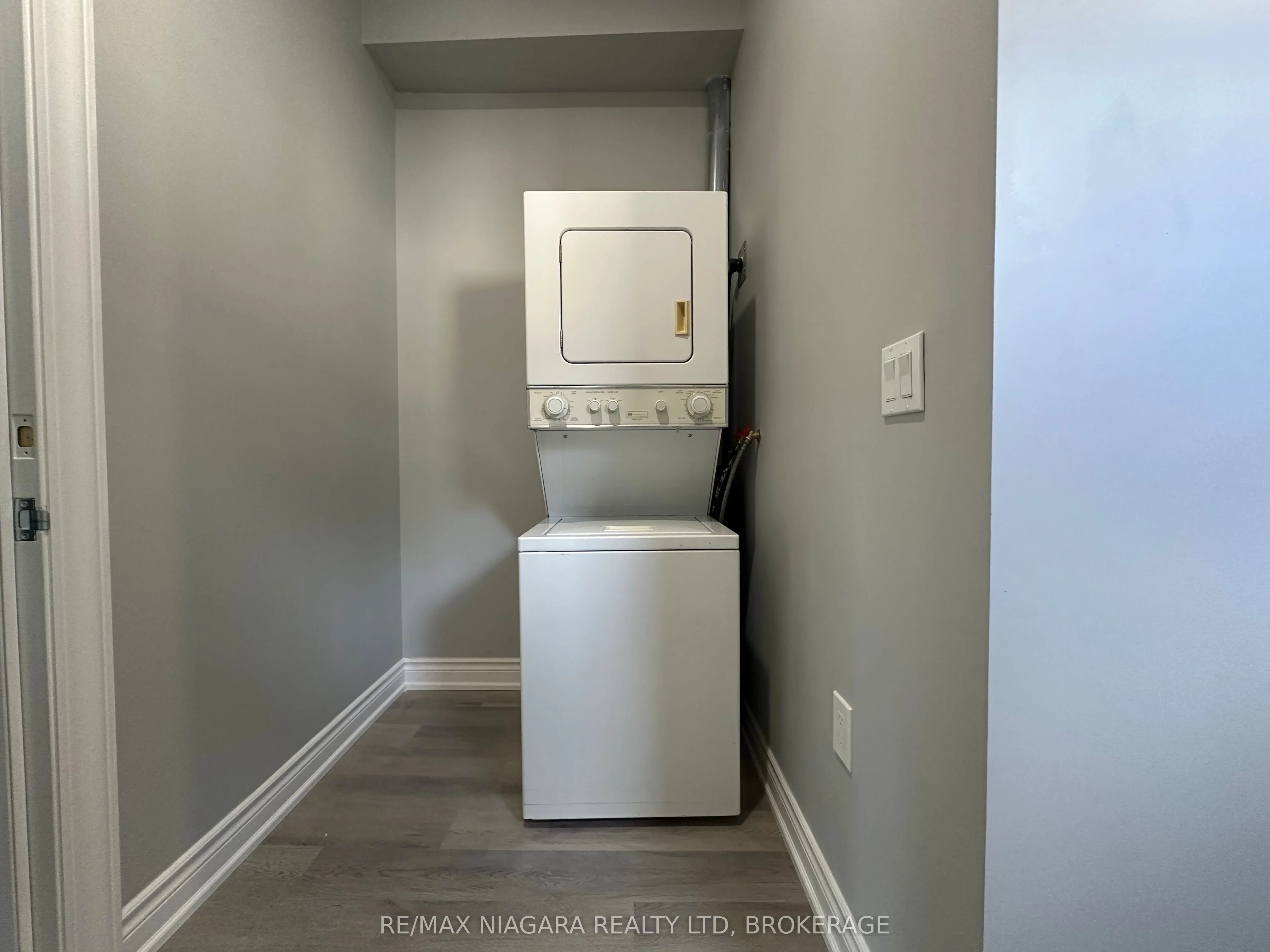 27 Water Street, #unit B
