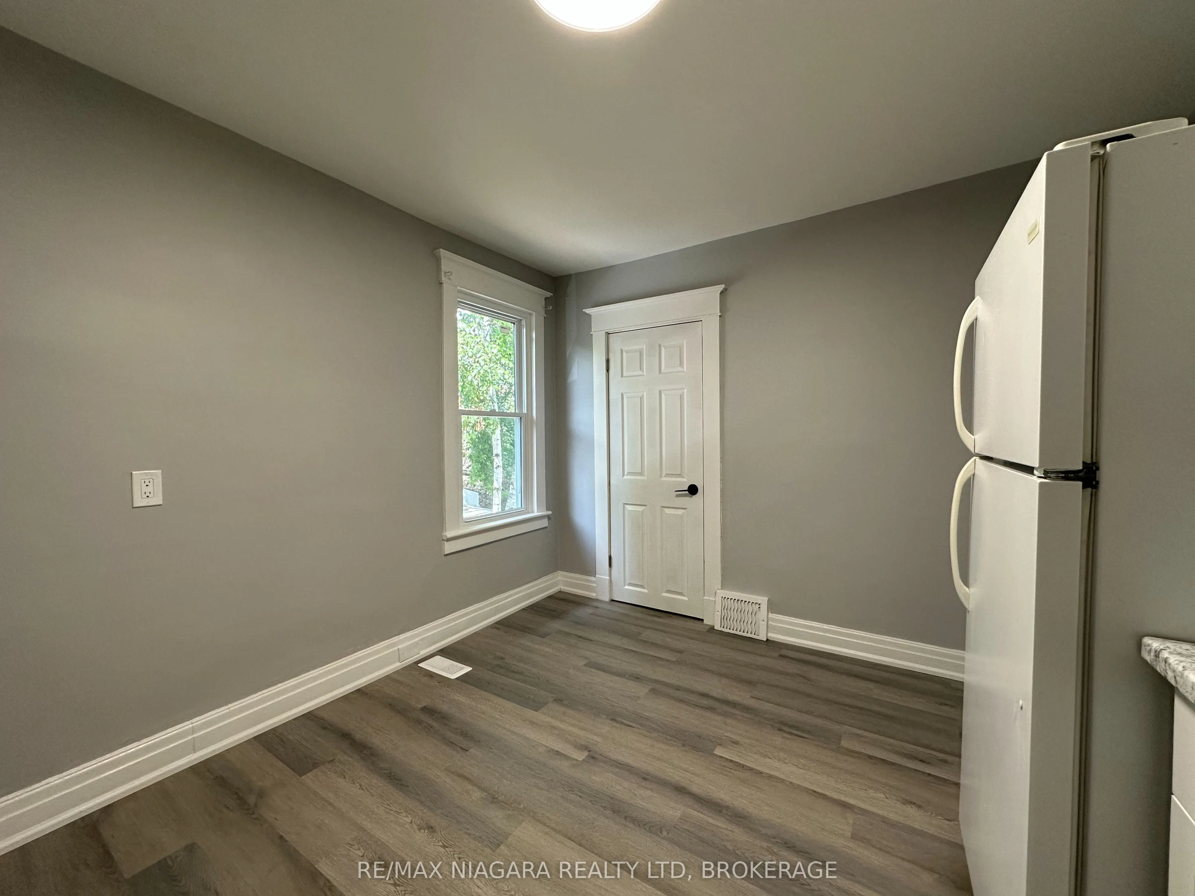 27 Water Street, #unit B