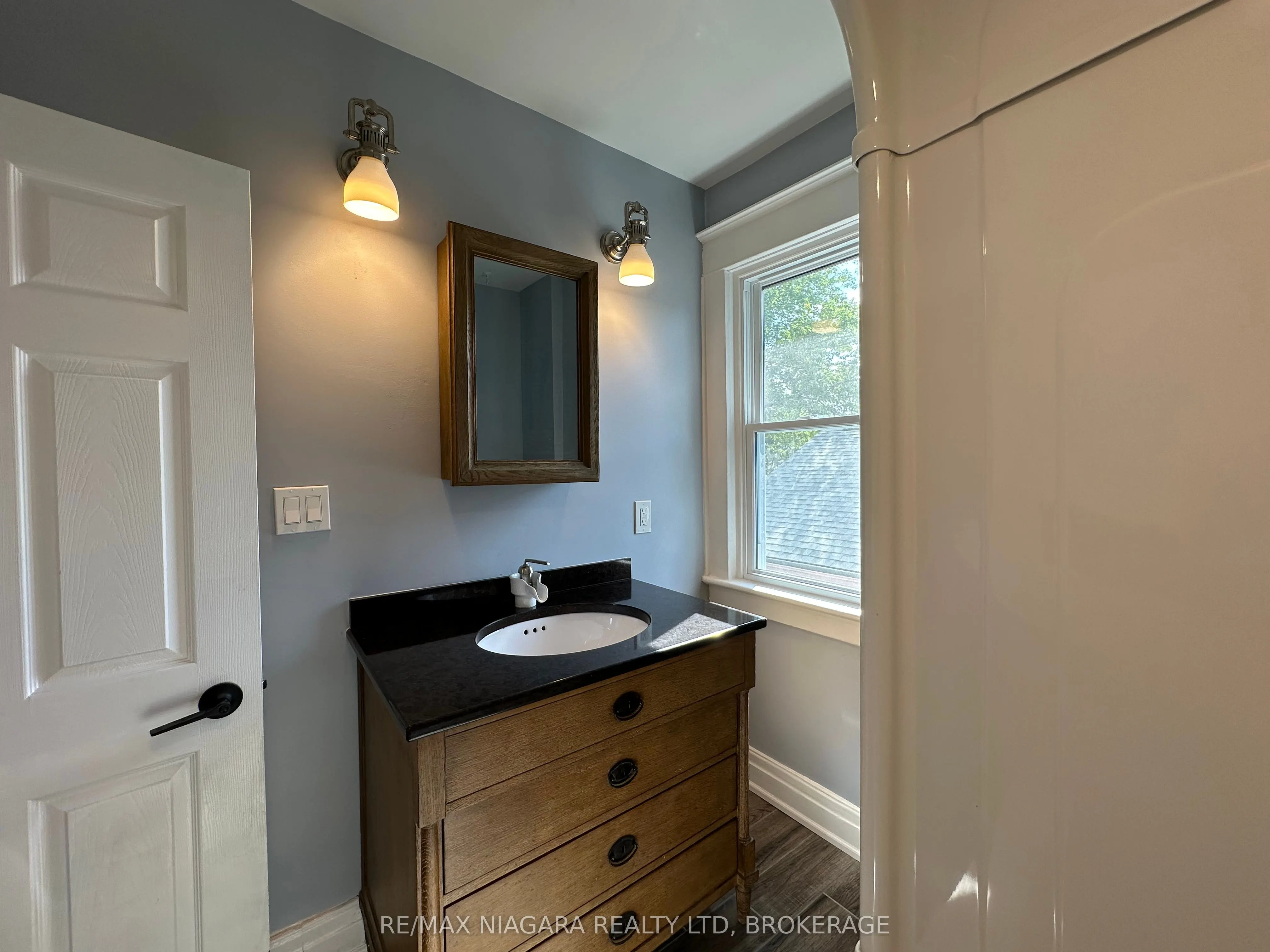 27 Water Street, #unit B
