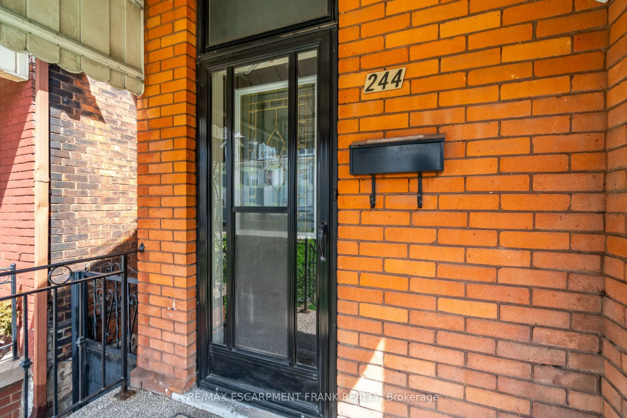 244 HUGHSON Street N