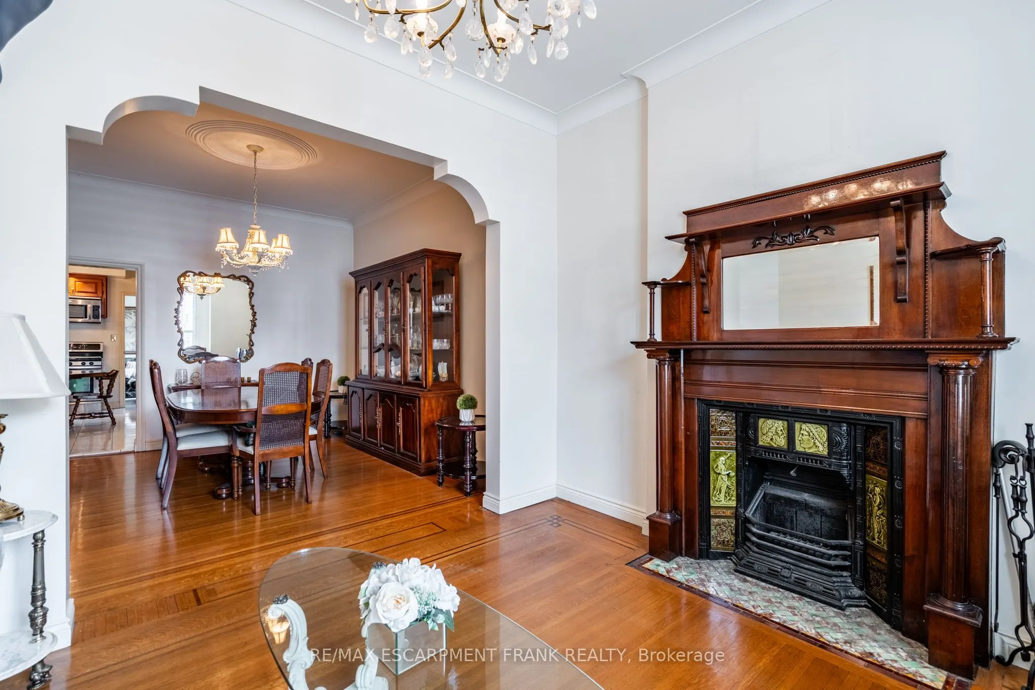 244 HUGHSON Street N