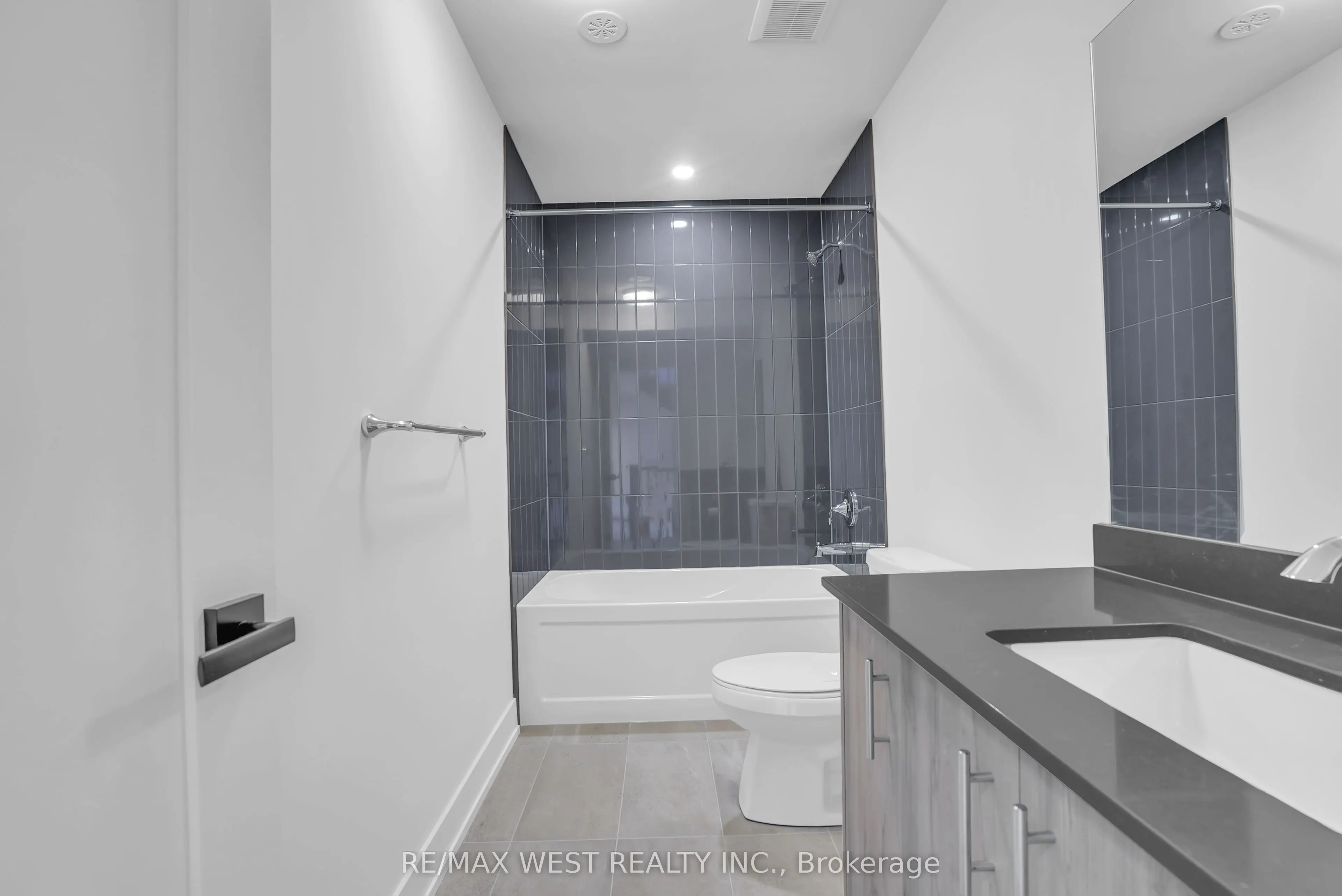 117 Sladden Court, #25