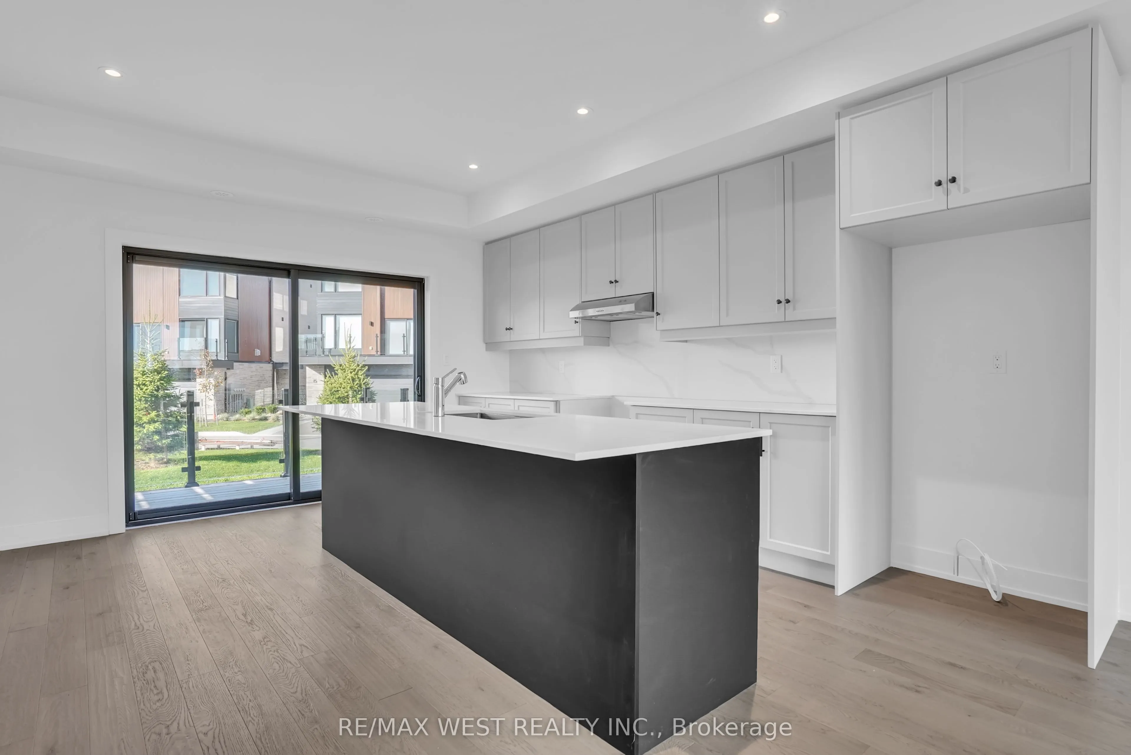 117 Sladden Court, #25