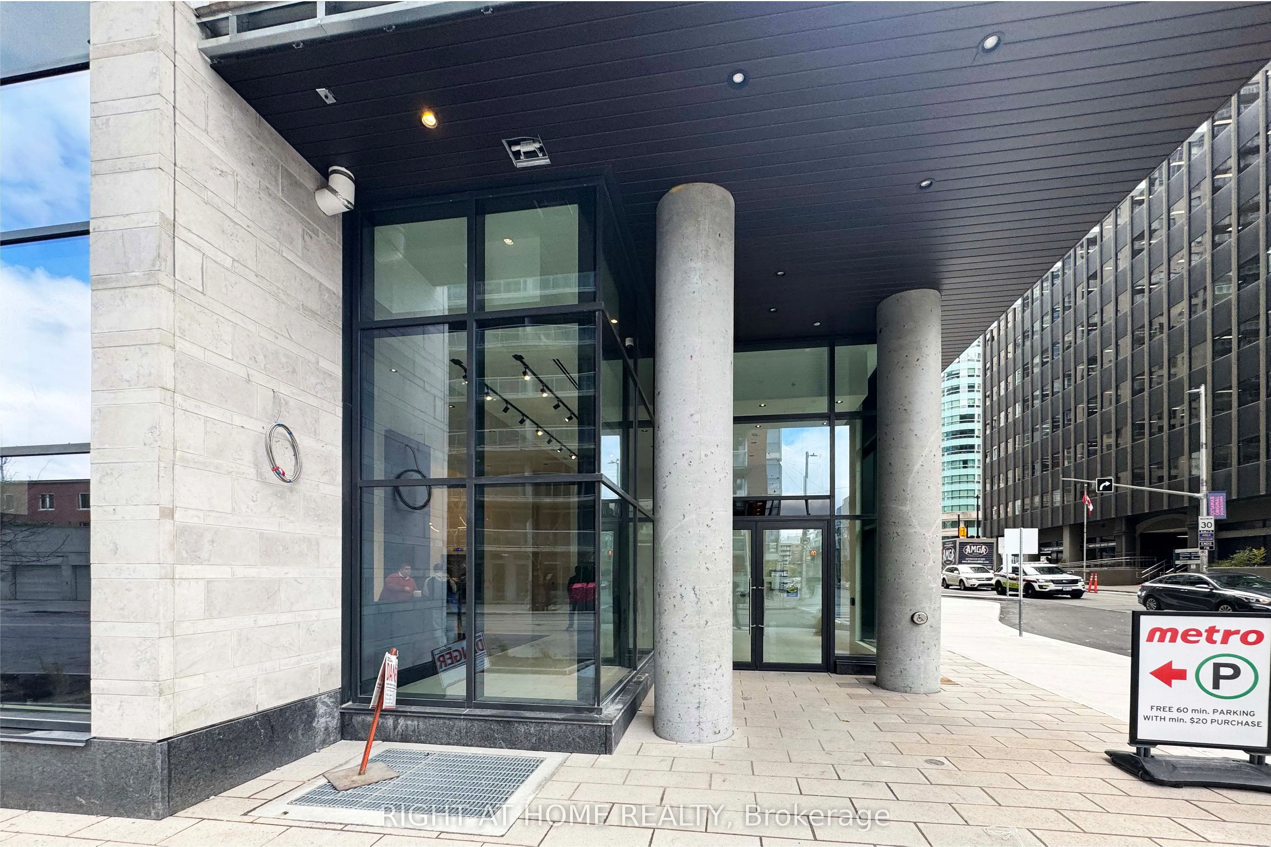 180 George Street, #404