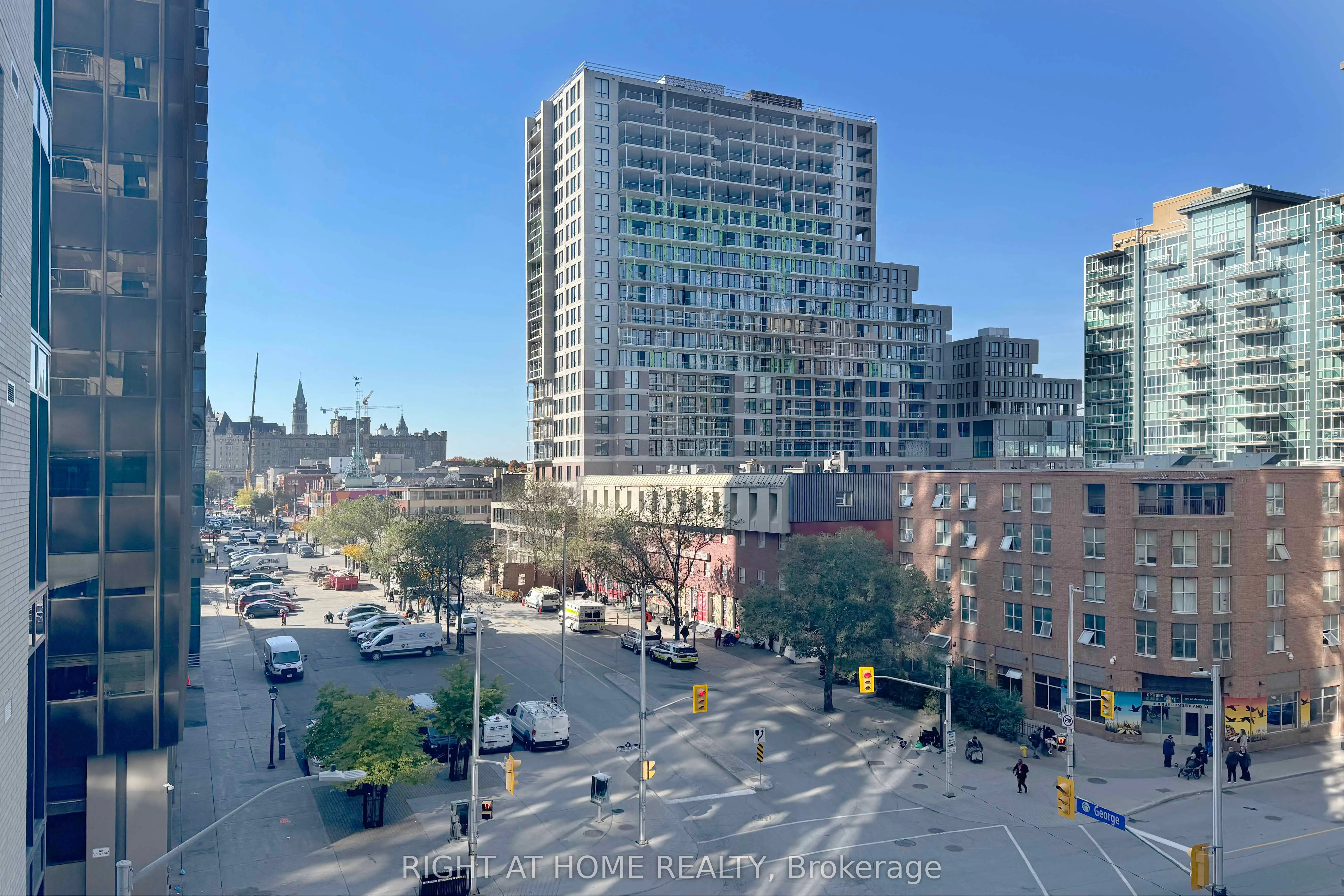 180 George Street, #404