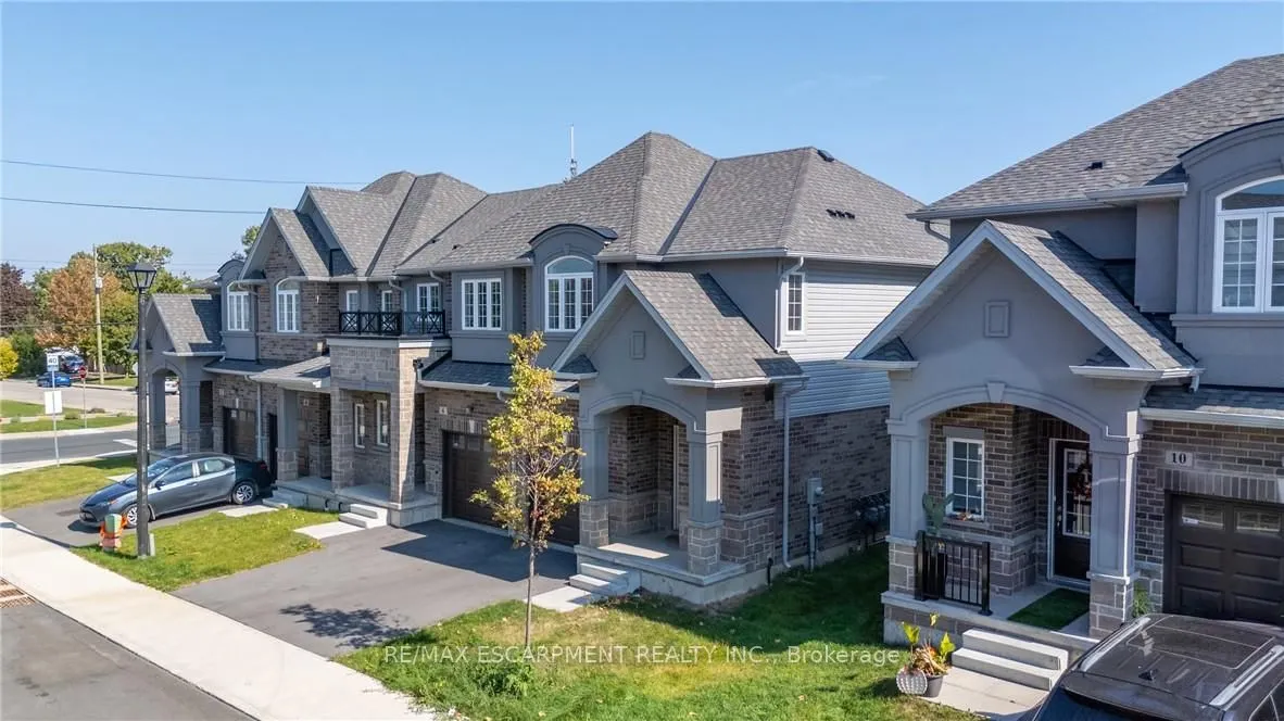 8 LINDEN PARK Lane
