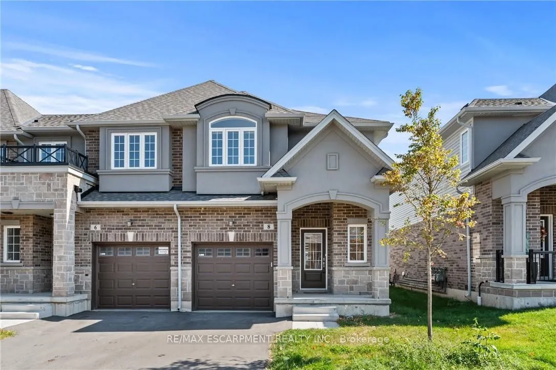 8 LINDEN PARK Lane