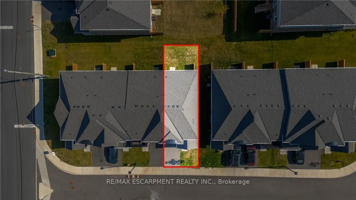 8 LINDEN PARK Lane