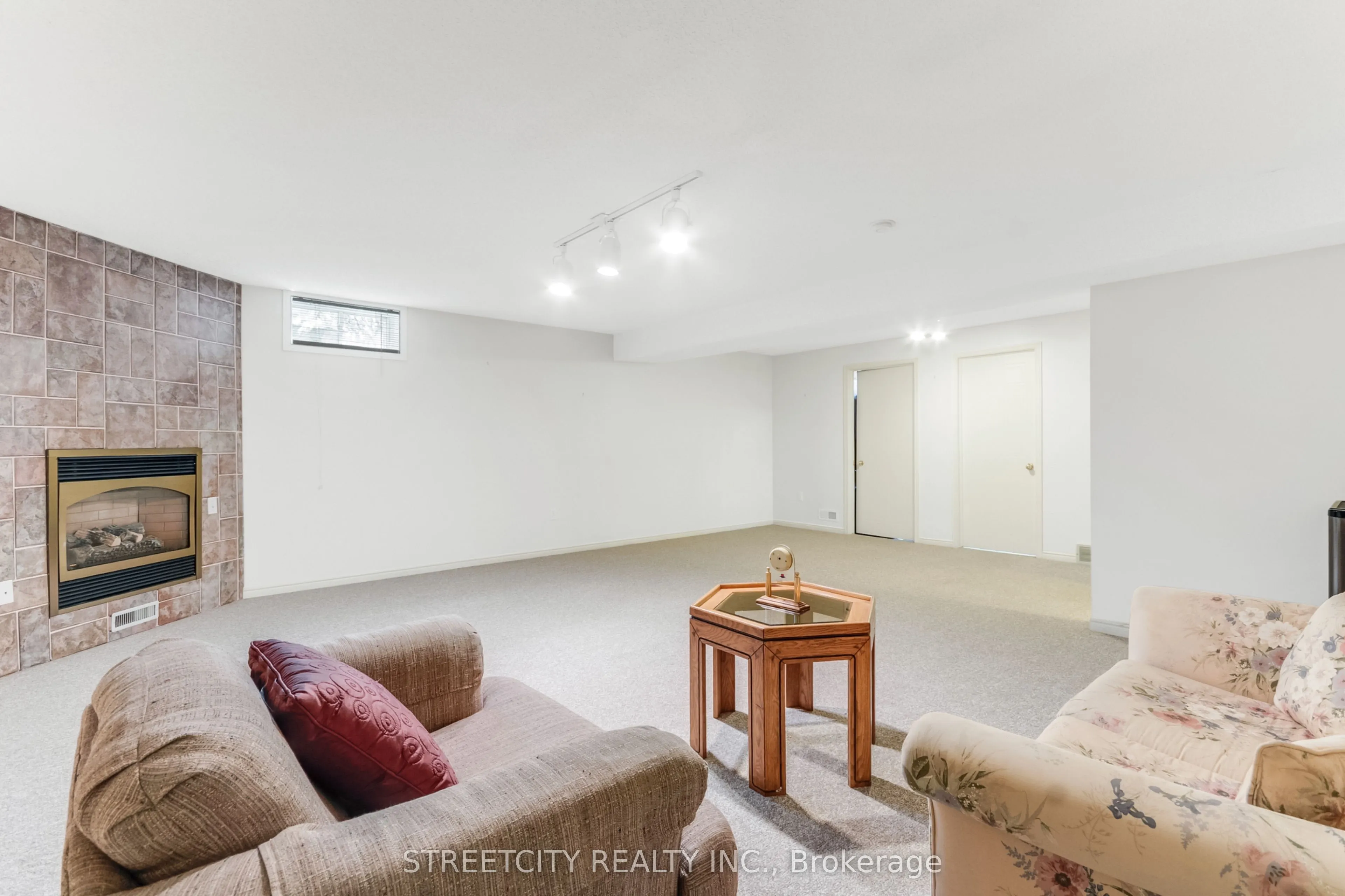 861 Shelborne Street, #34