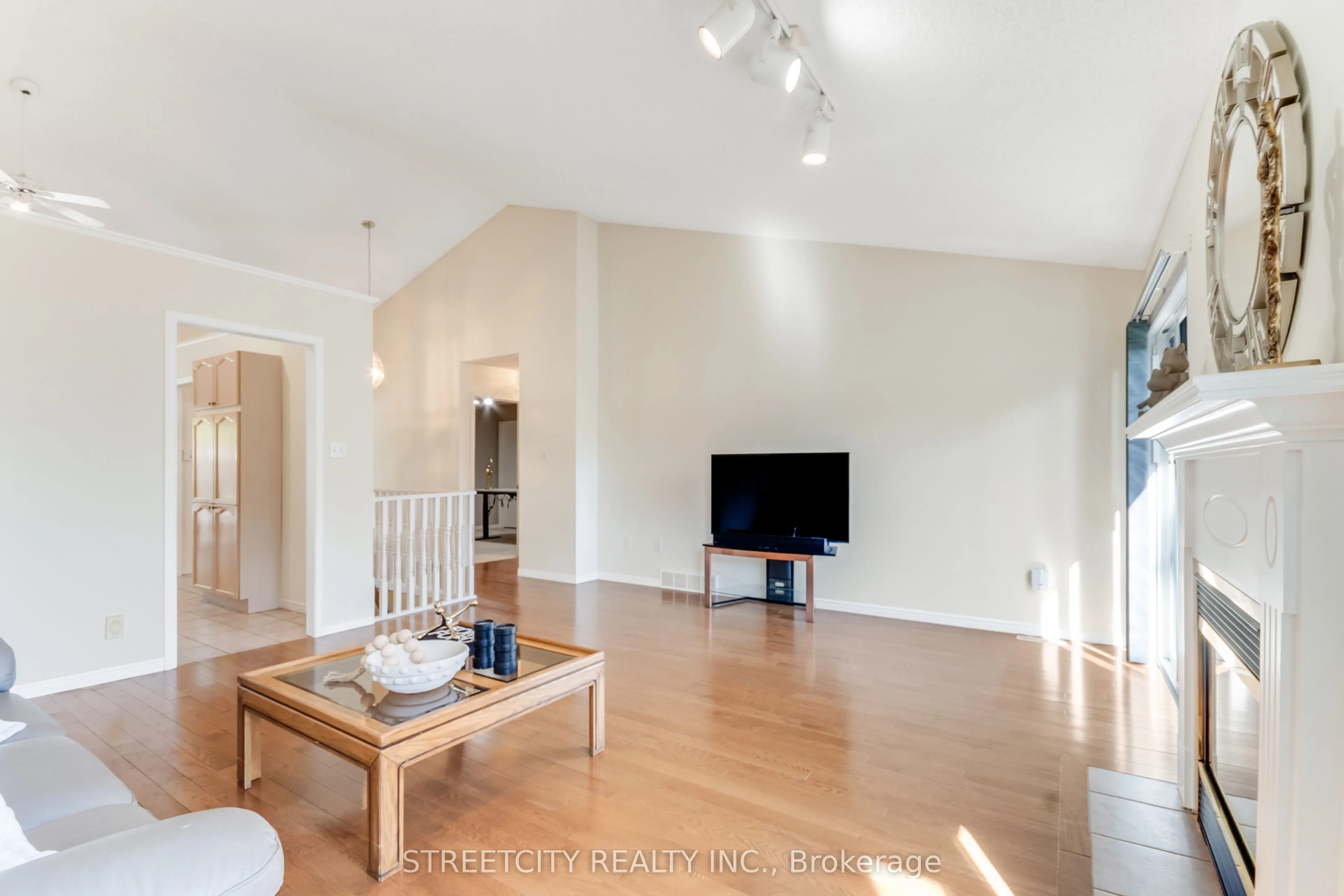 861 Shelborne Street, #34