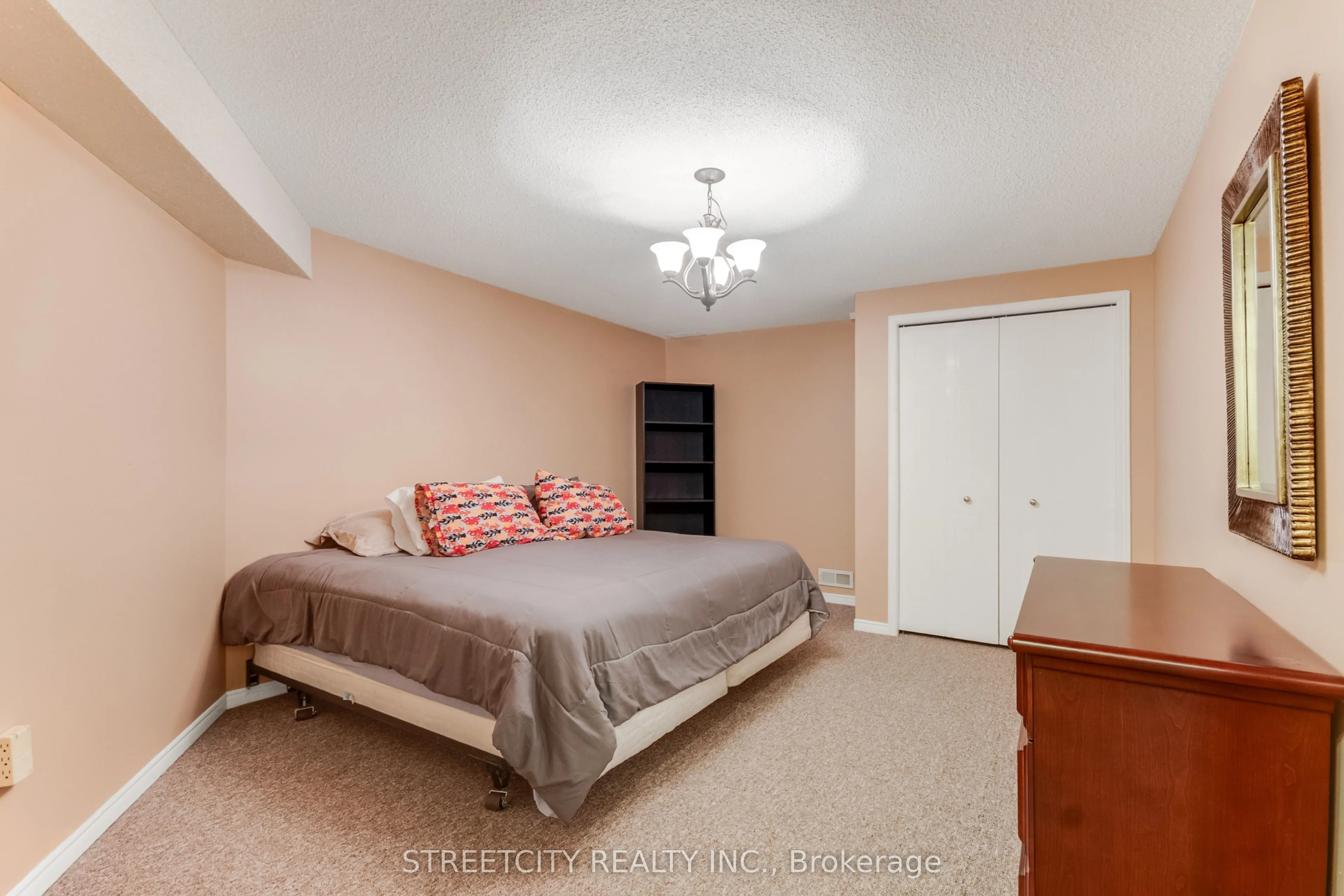 861 Shelborne Street, #34