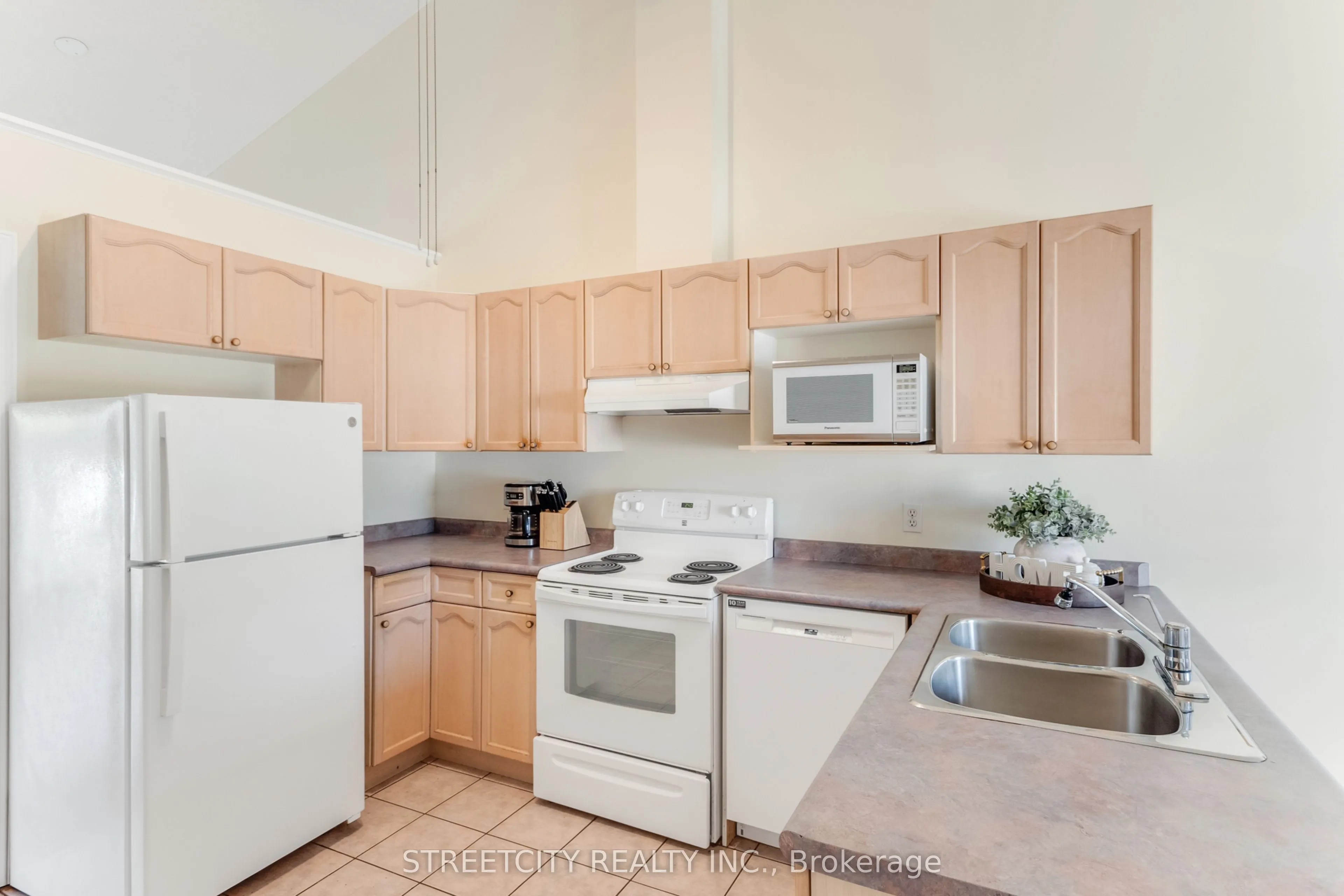 861 Shelborne Street, #34