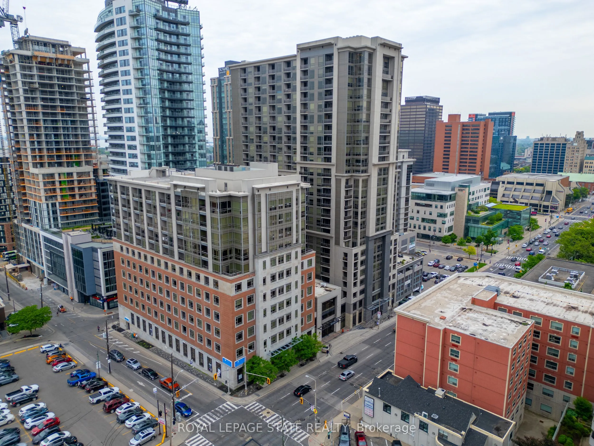 150 main Street W, #910