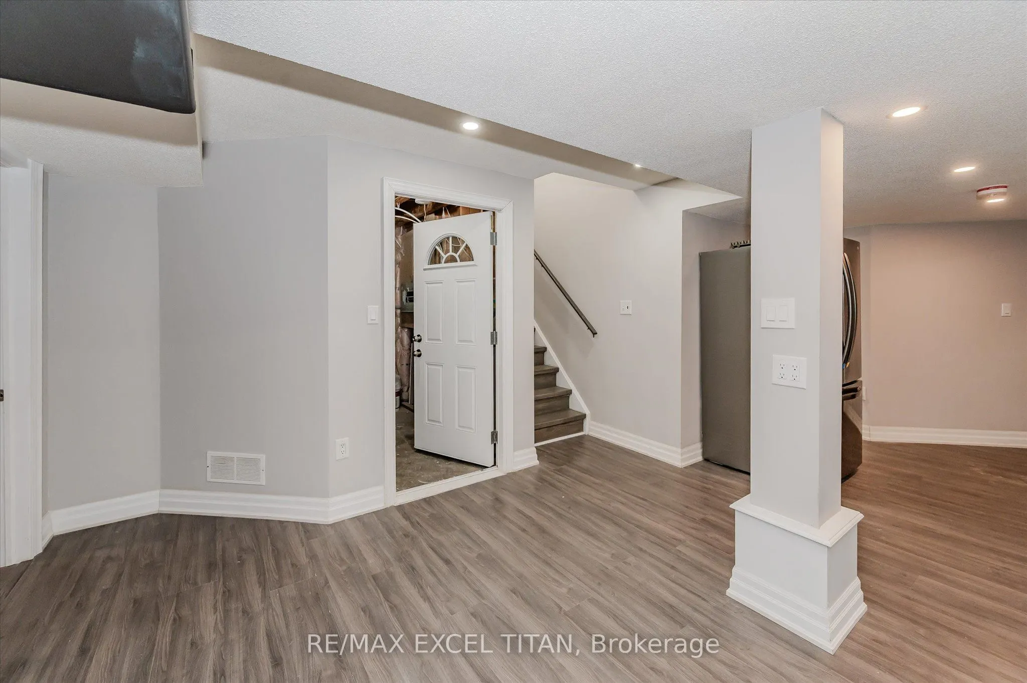 498 Thomas Slee Drive, #BASEMENT