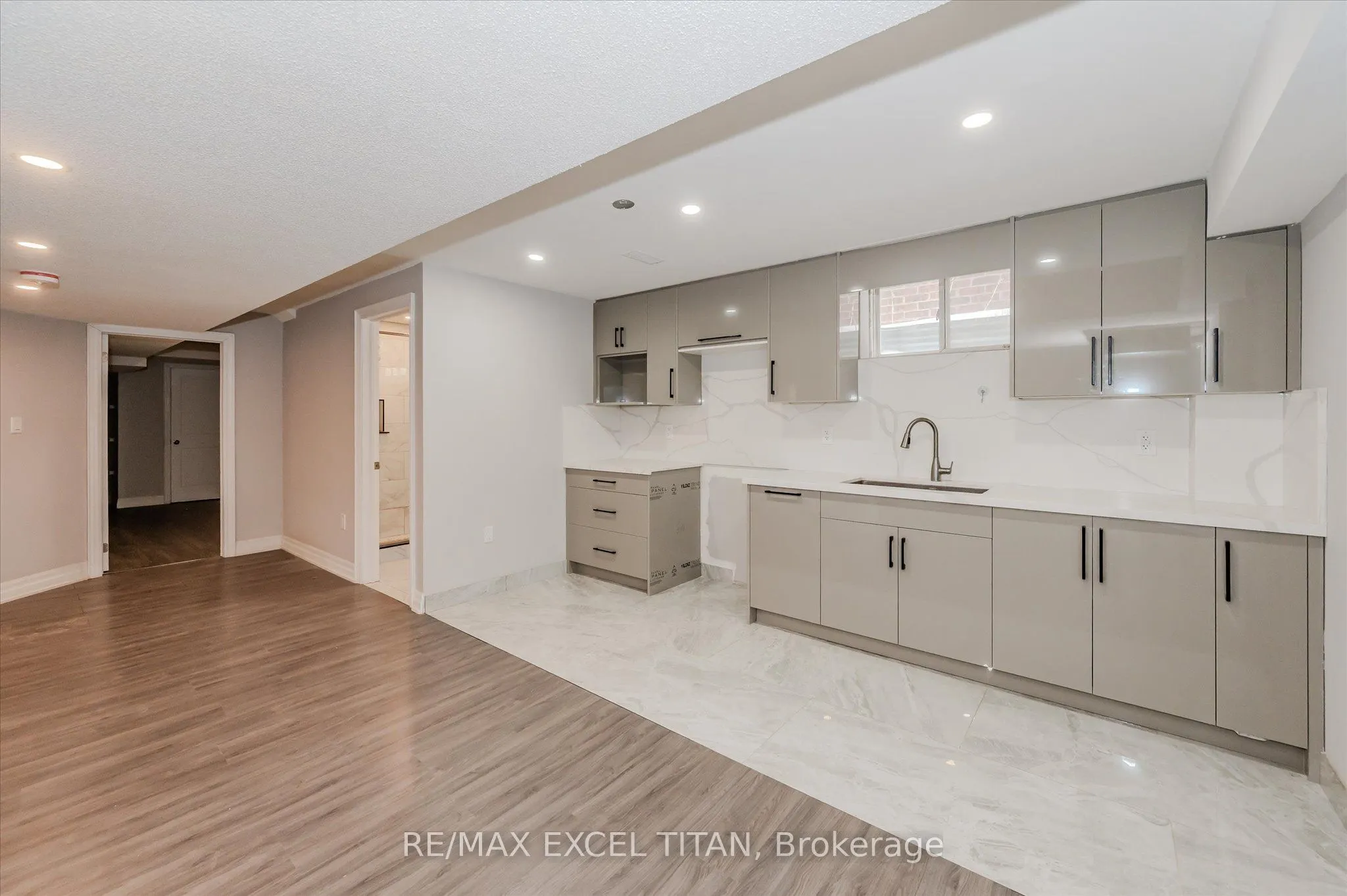 498 Thomas Slee Drive, #BASEMENT