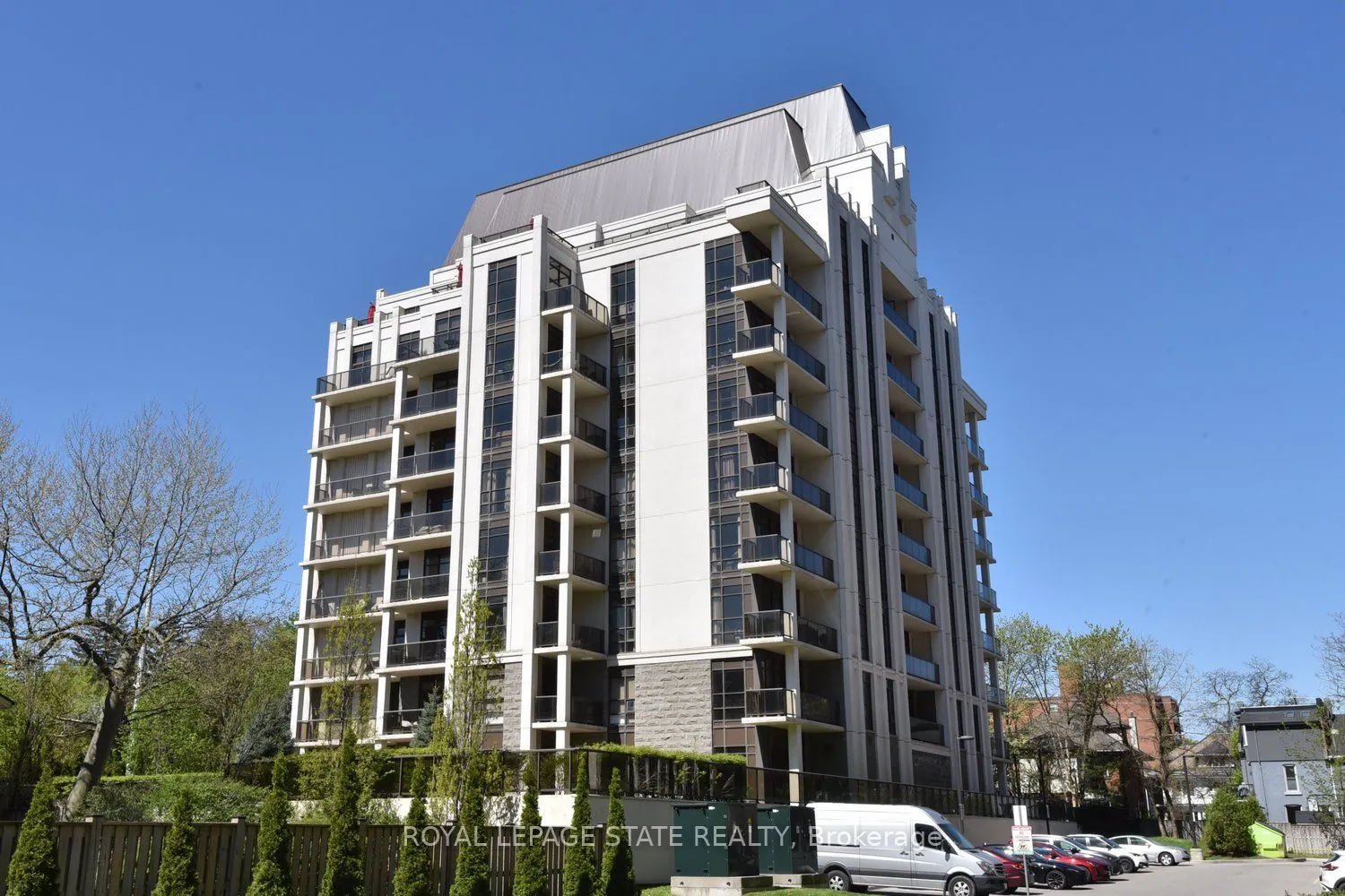 90 Charlton Avenue W, #604