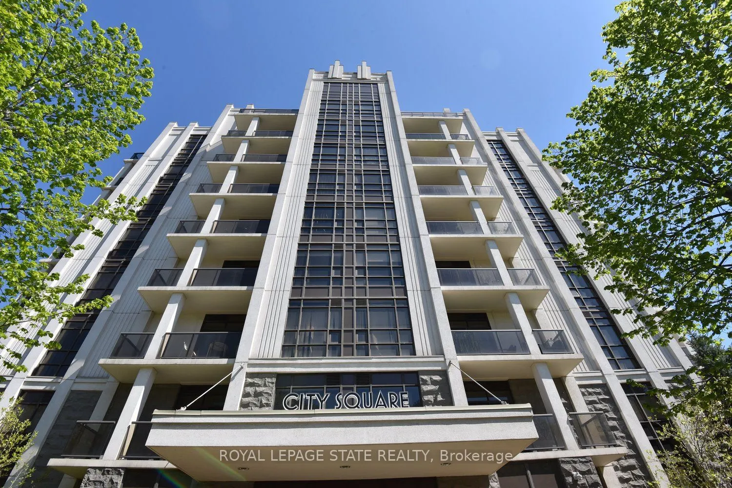 90 Charlton Avenue W, #604