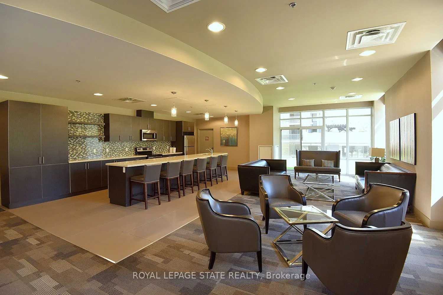 90 Charlton Avenue W, #604