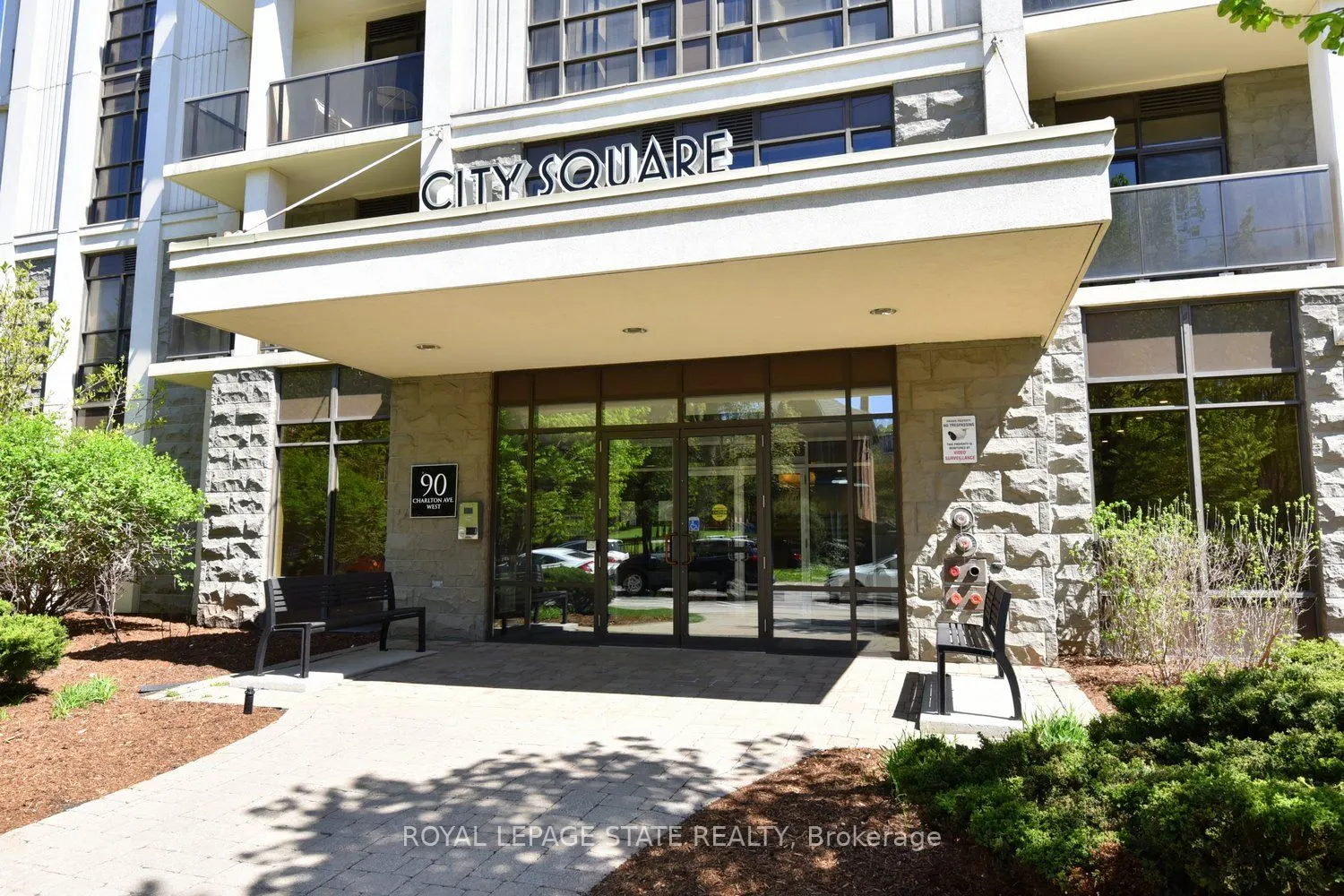 90 Charlton Avenue W, #604