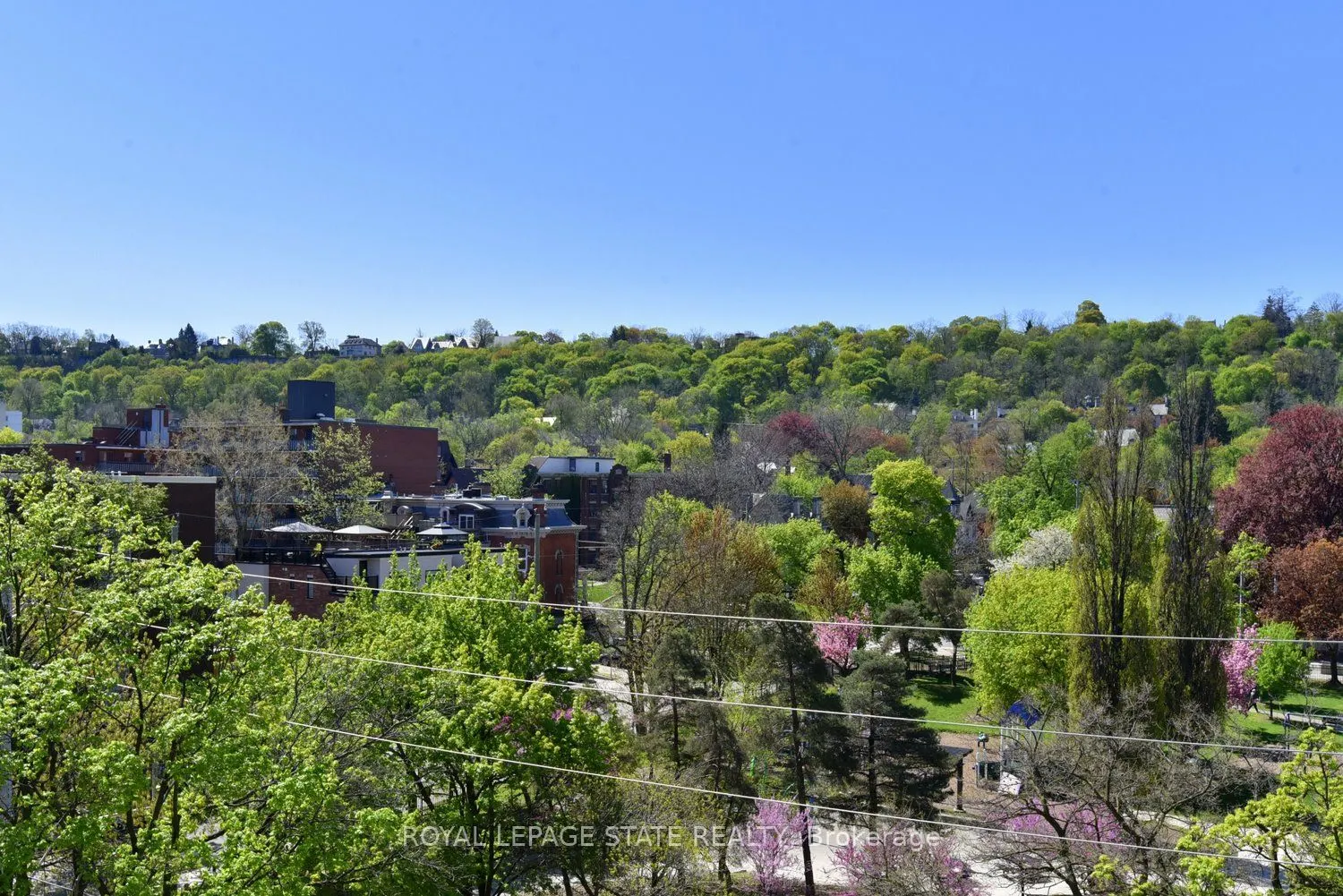 90 Charlton Avenue W, #604