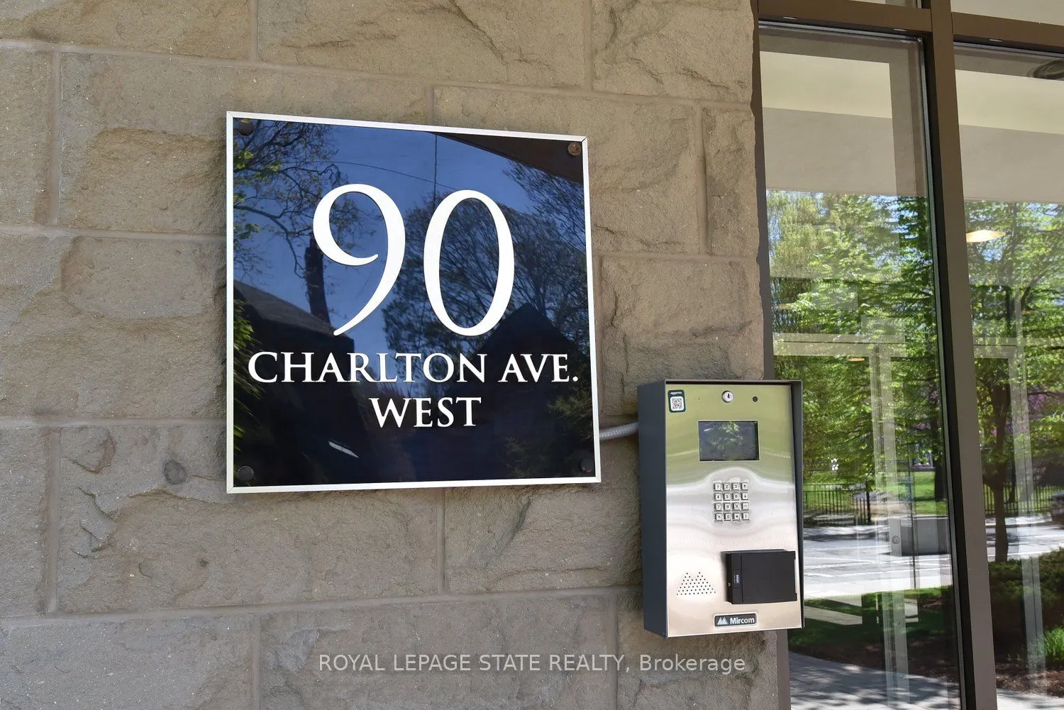 90 Charlton Avenue W, #604