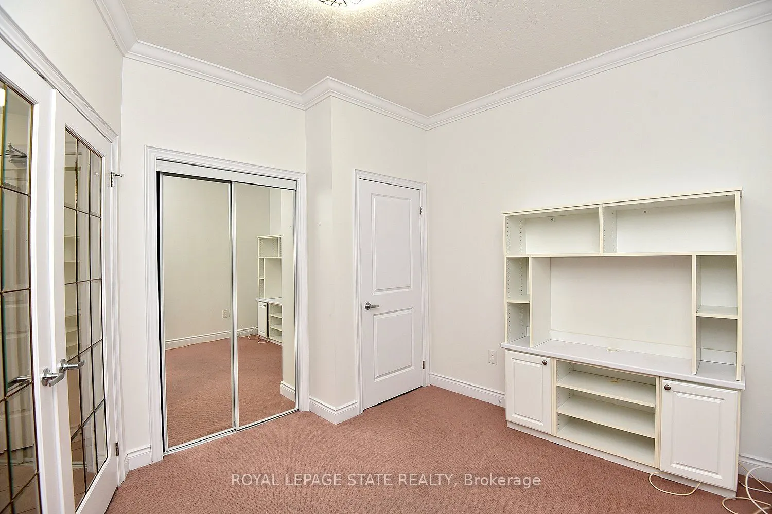 90 Charlton Avenue W, #604