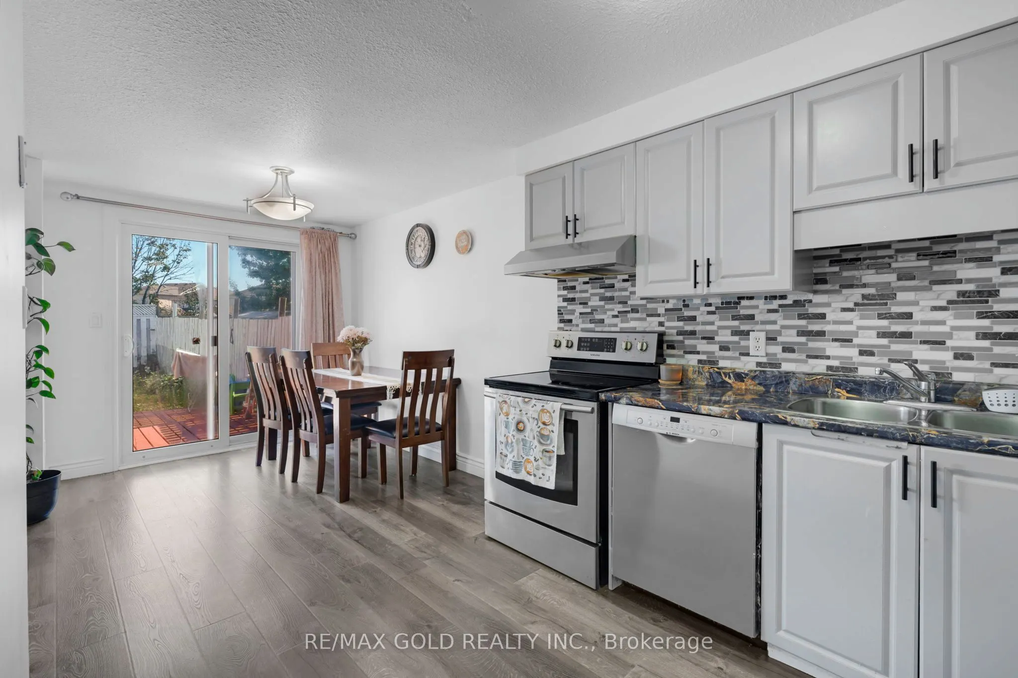 46 Activa Avenue