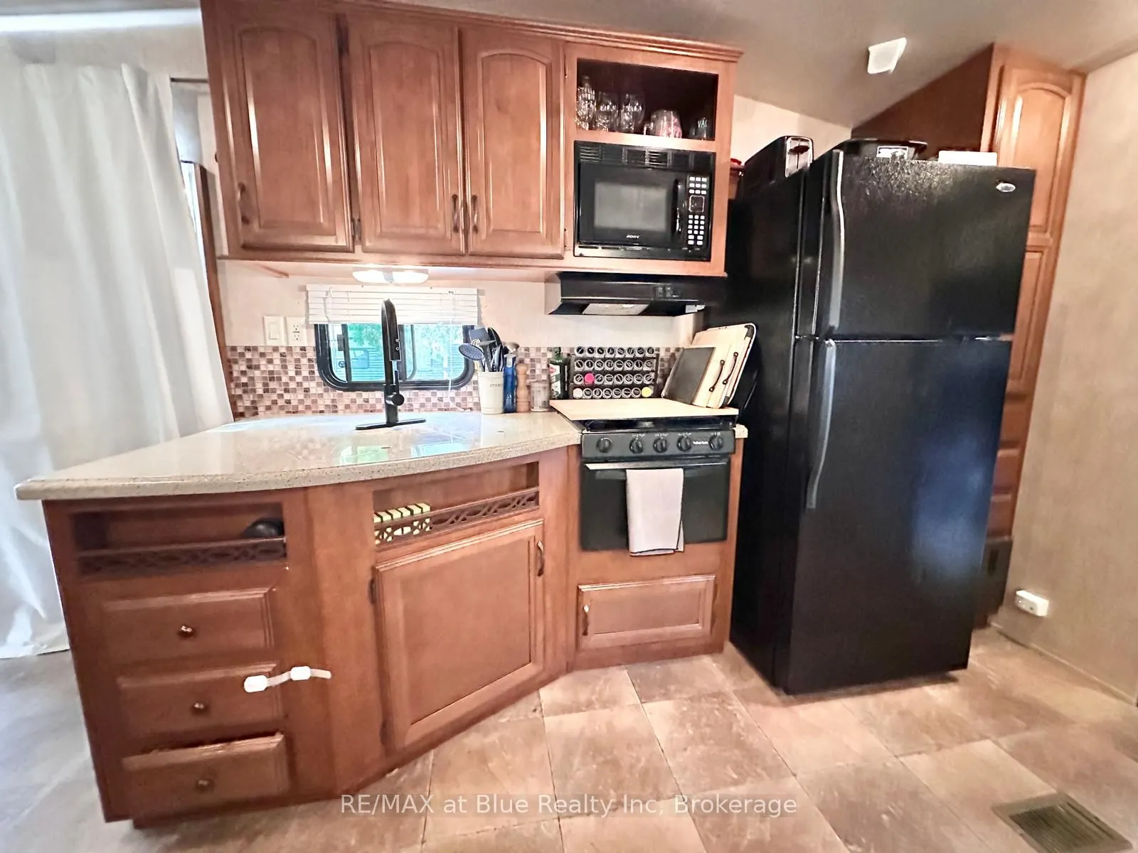 7489 SIDEROAD 5 E, #S 8