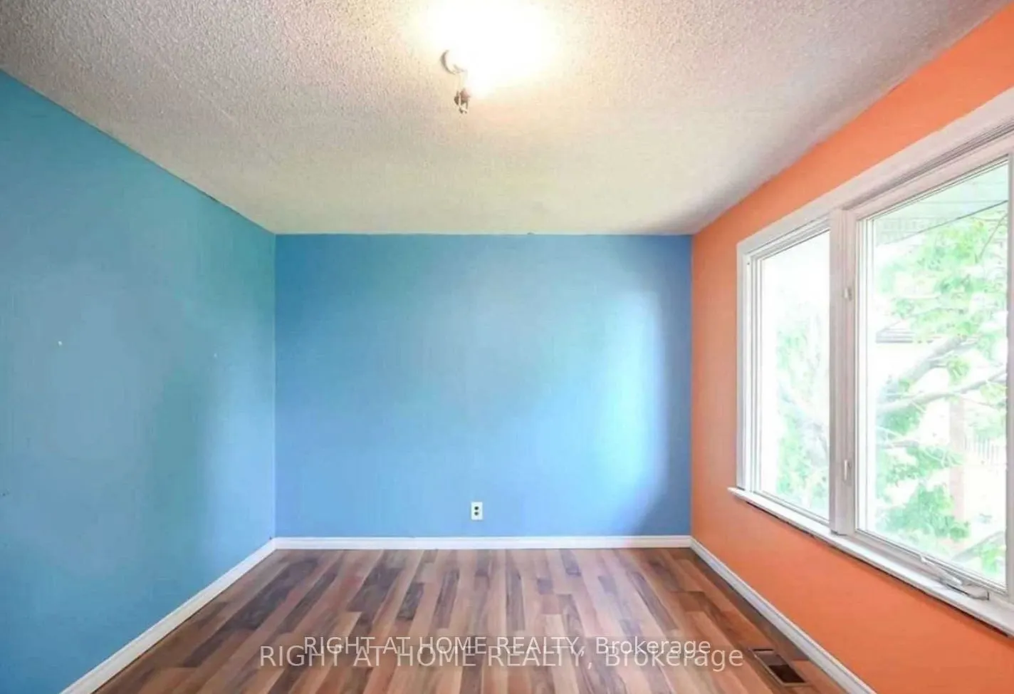 1025 Stone Church Road E