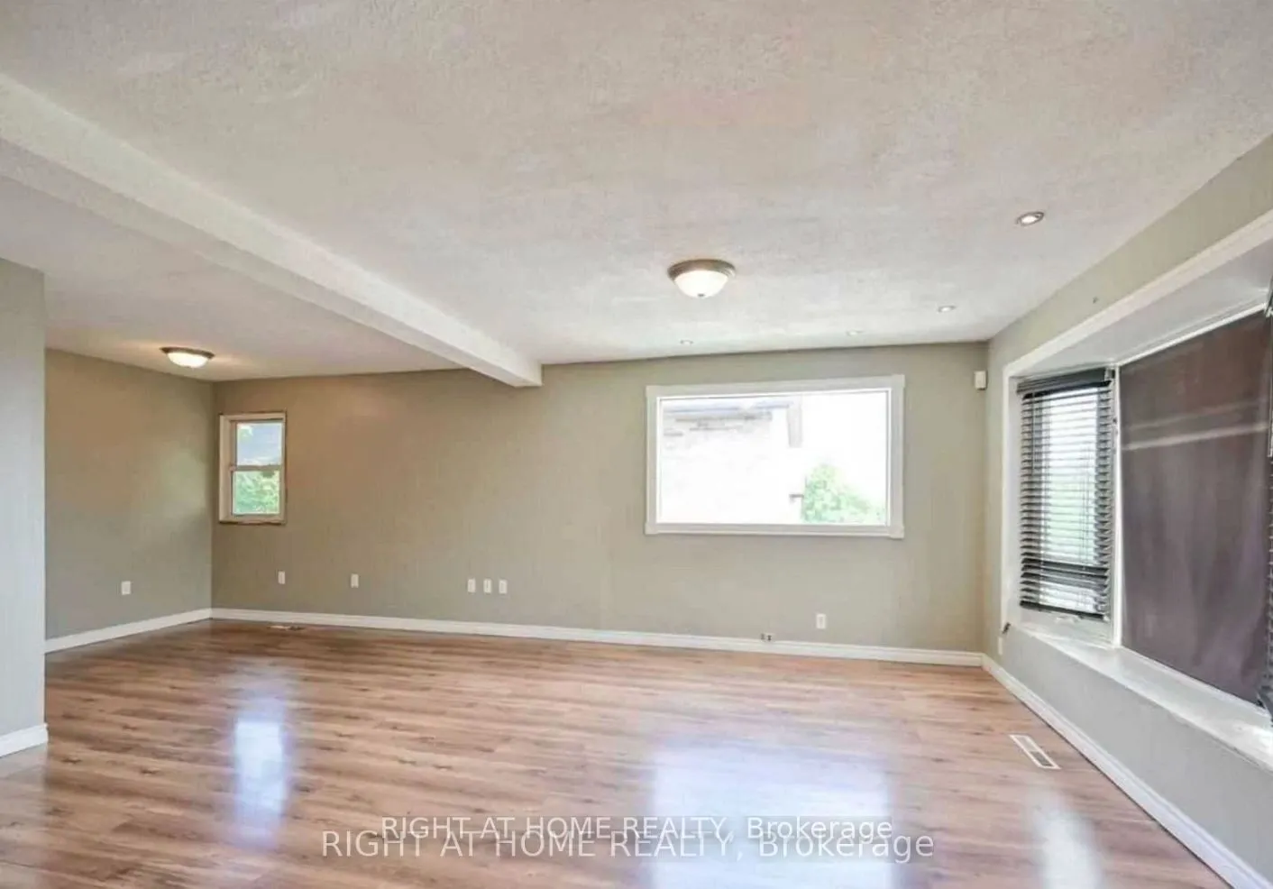 1025 Stone Church Road E